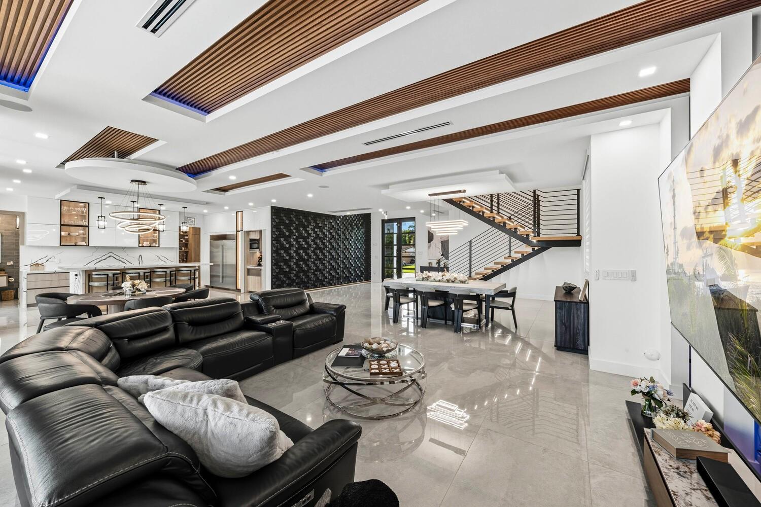 2581 NE 50th St Lighthouse Point, FL 33064