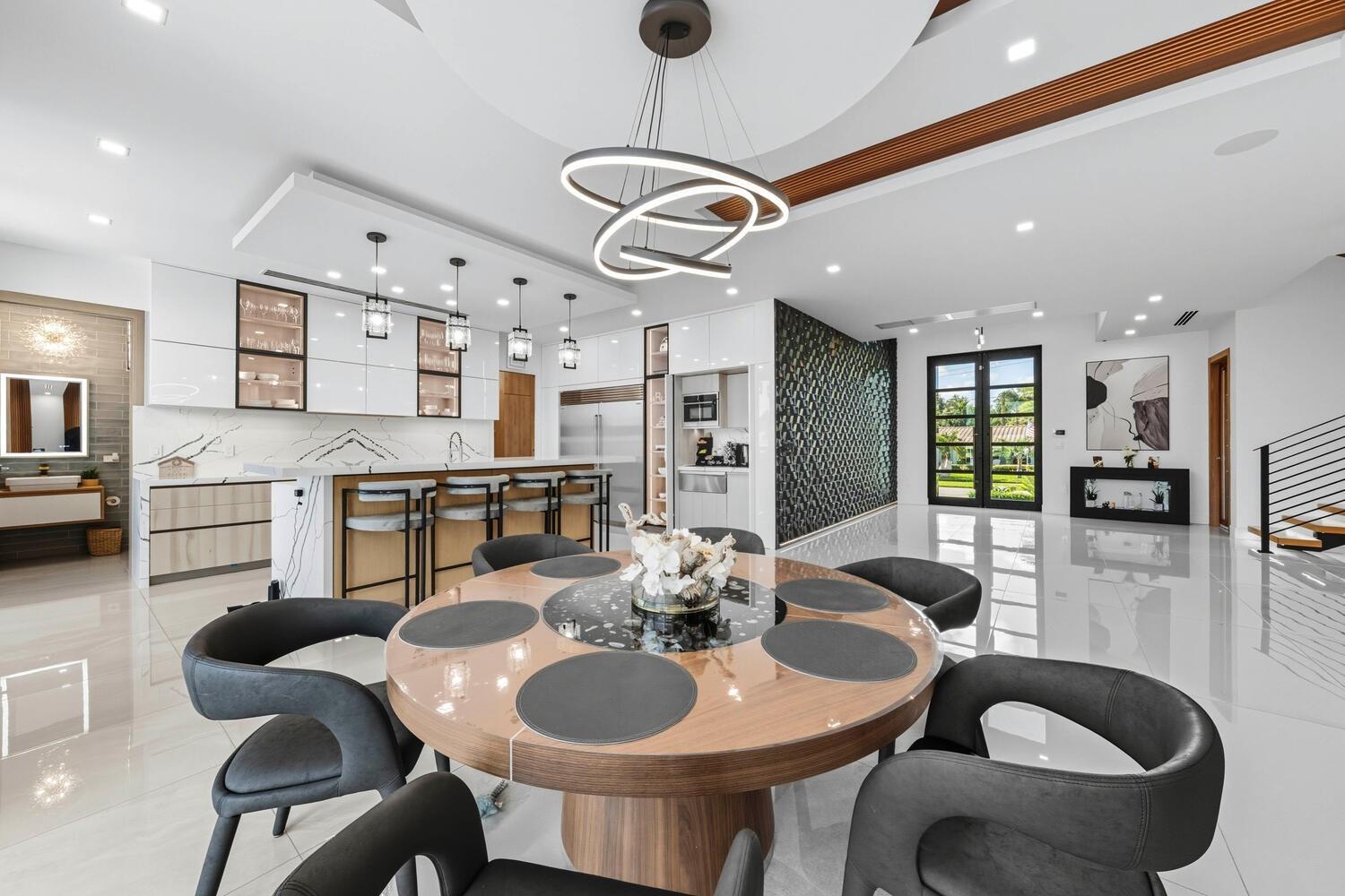 2581 NE 50th St Lighthouse Point, FL 33064