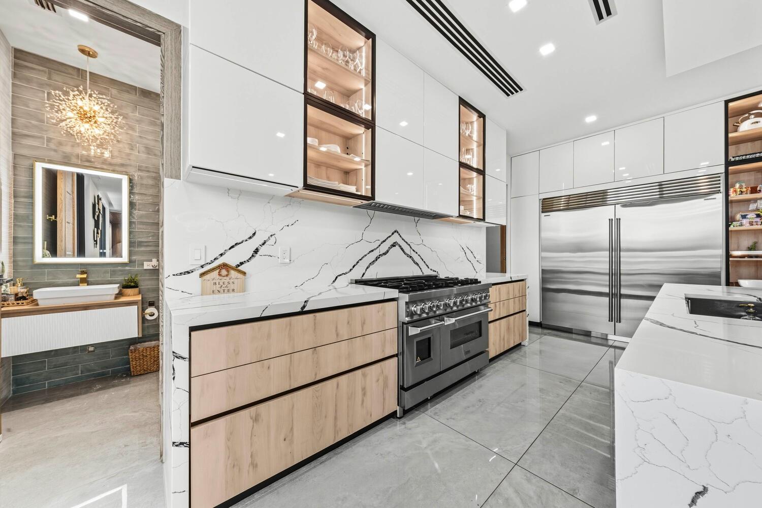 2581 NE 50th St Lighthouse Point, FL 33064