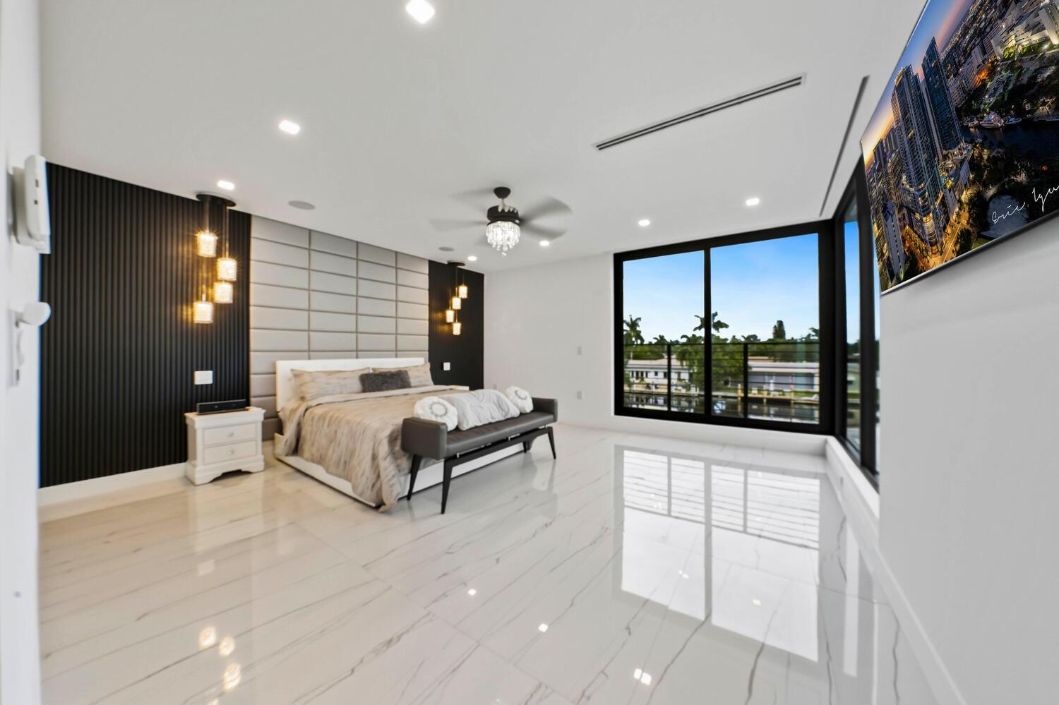 2581 NE 50th St Lighthouse Point, FL 33064