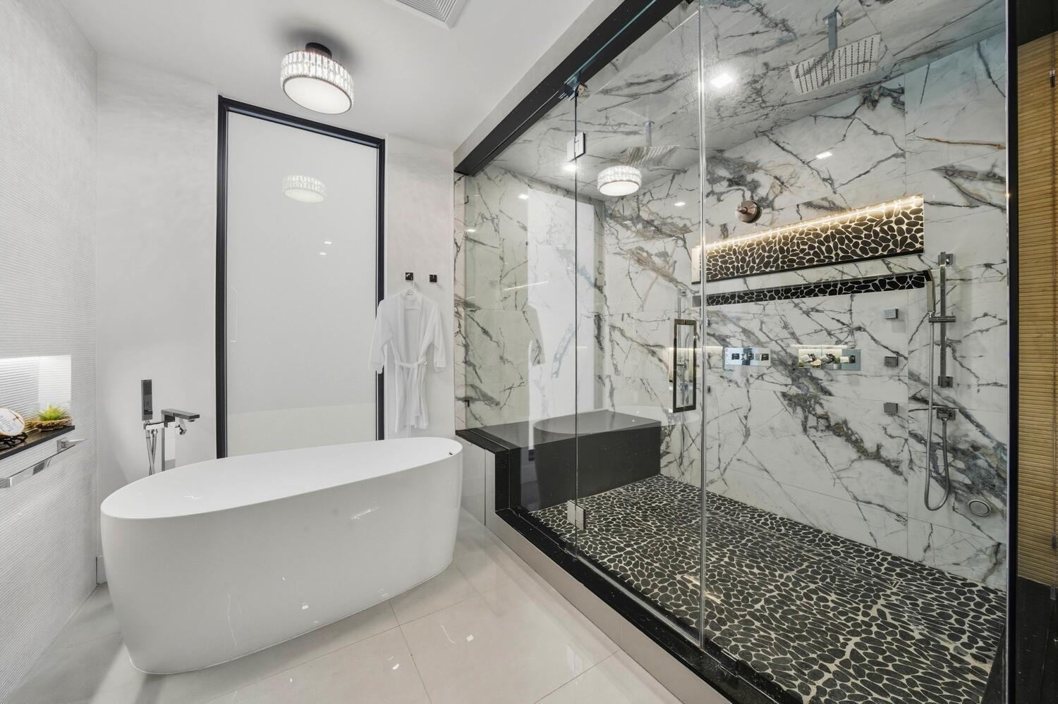 2581 NE 50th St Lighthouse Point, FL 33064