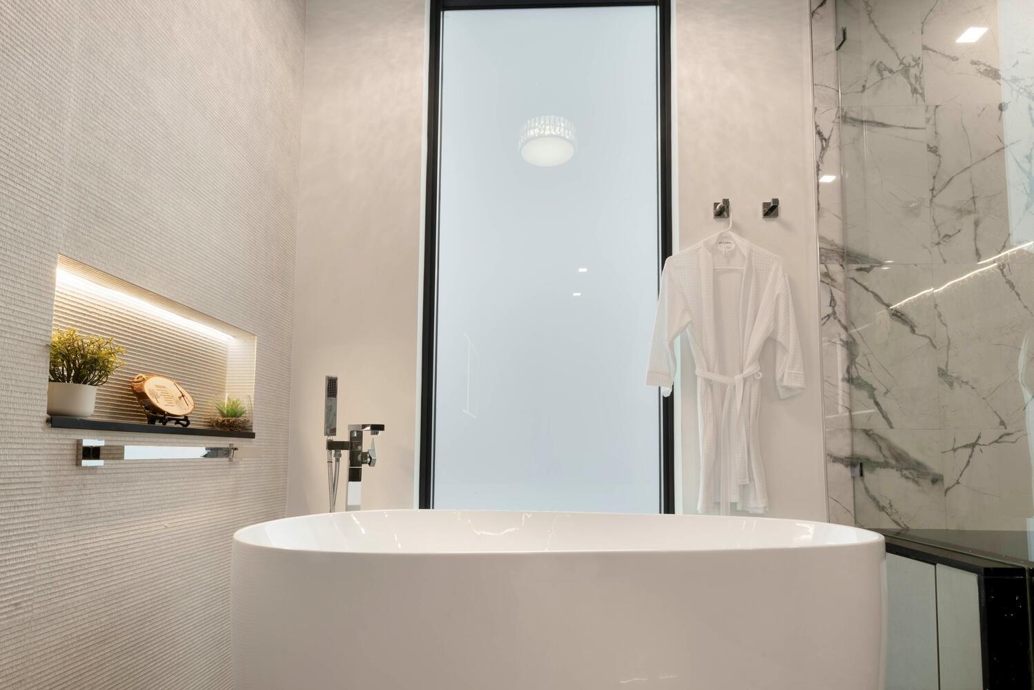 2581 NE 50th St Lighthouse Point, FL 33064