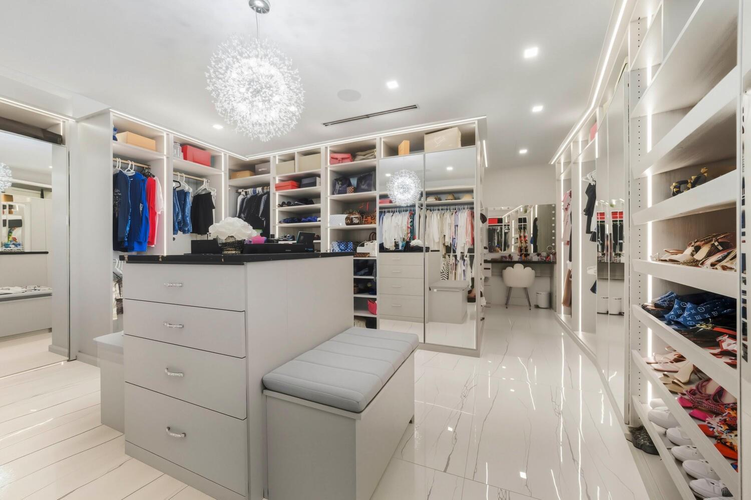 2581 NE 50th St Lighthouse Point, FL 33064