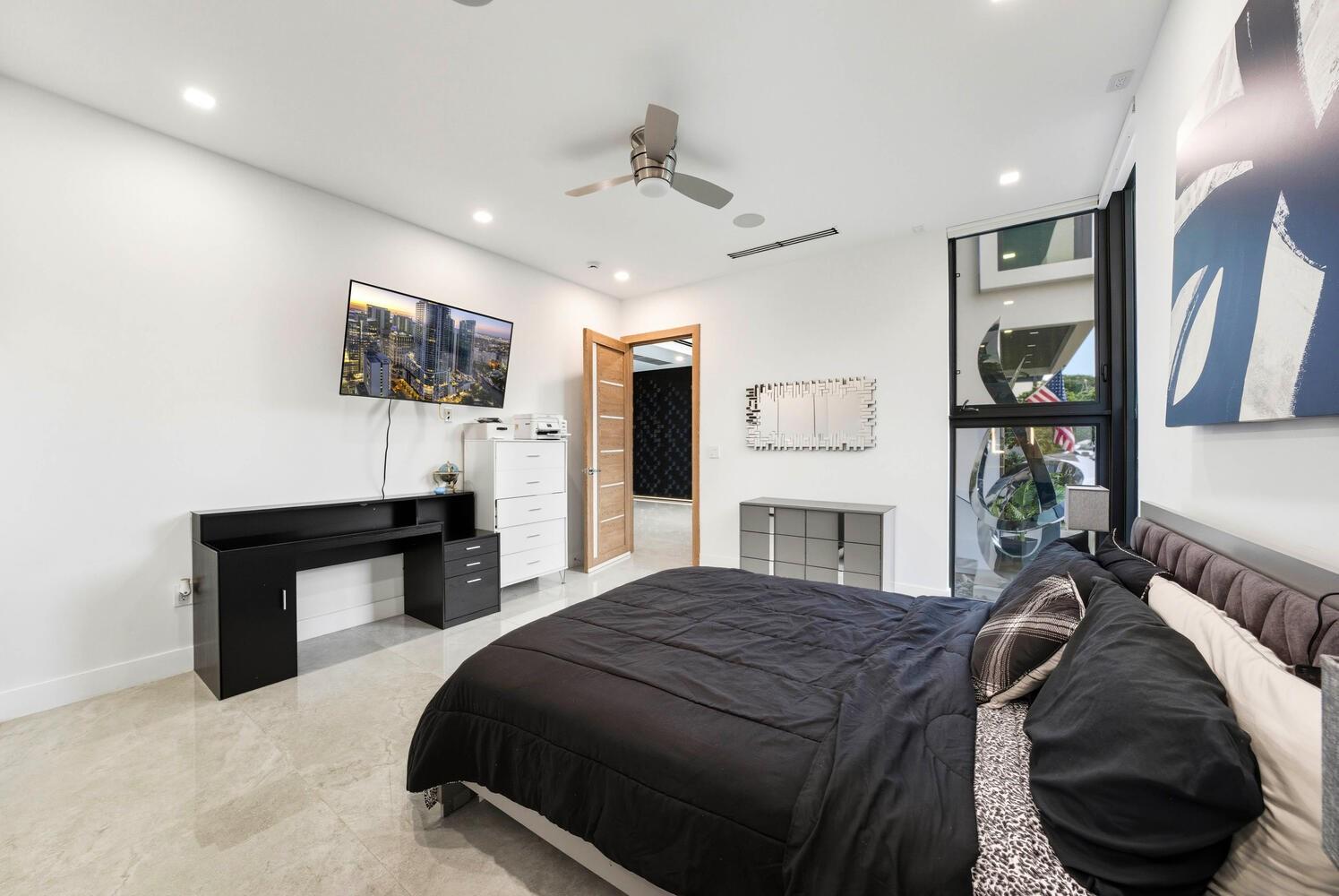 2581 NE 50th St Lighthouse Point, FL 33064