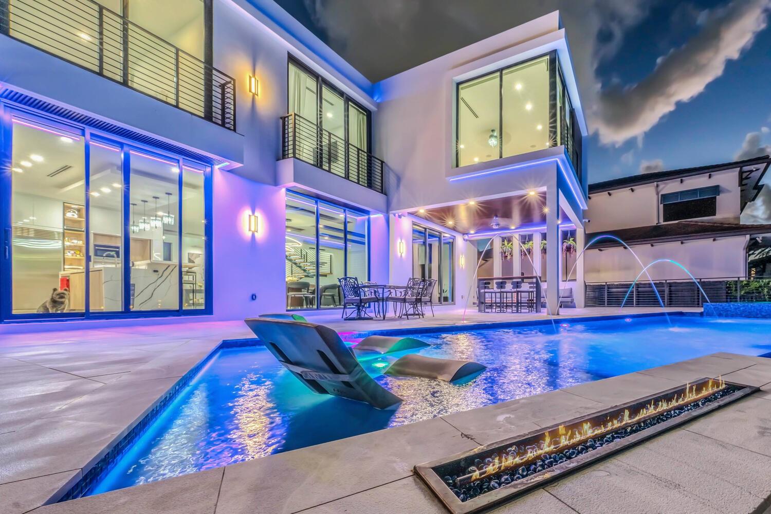 2581 NE 50th St Lighthouse Point, FL 33064