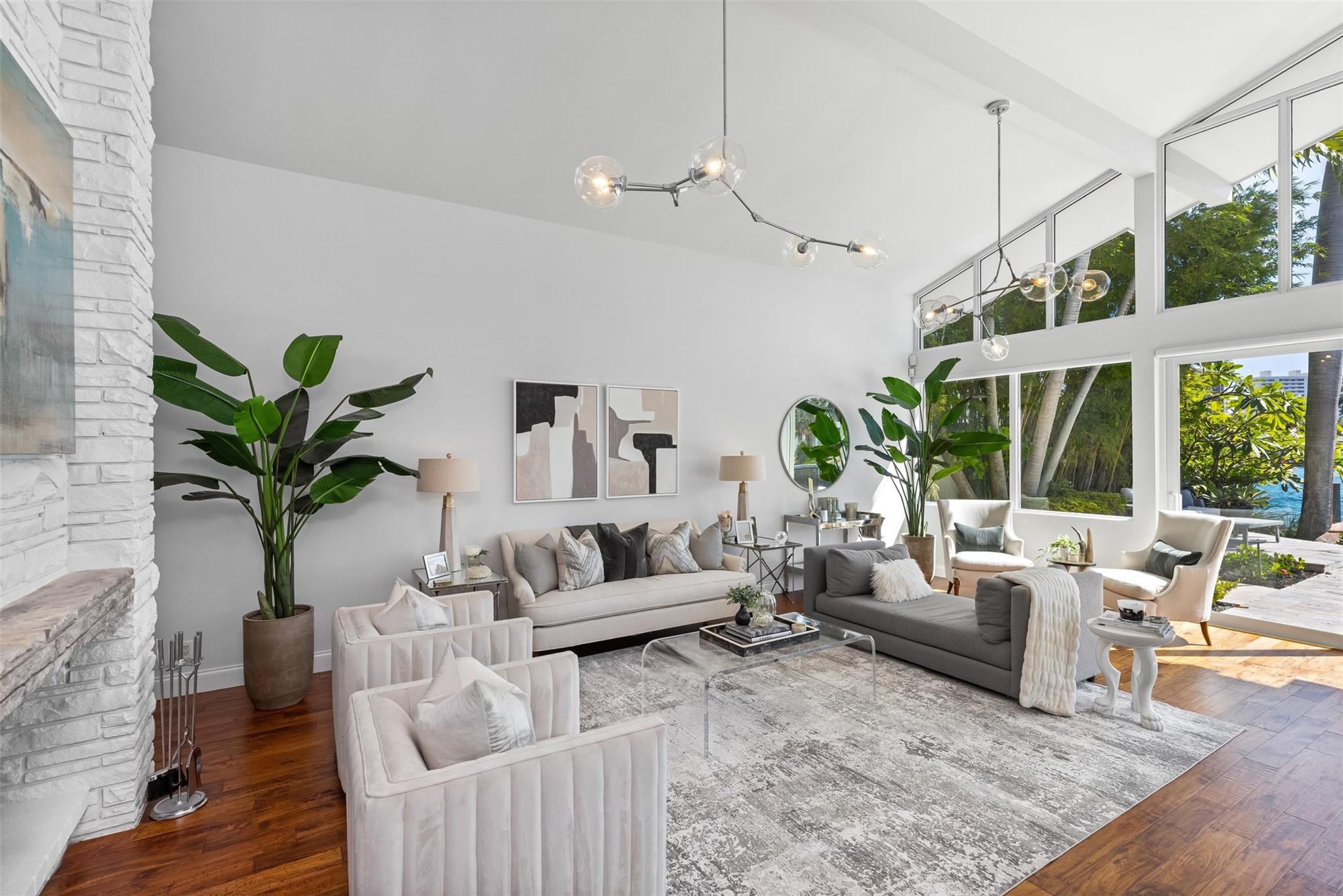 2880 NE 24th Pl Fort Lauderdale, FL 33305