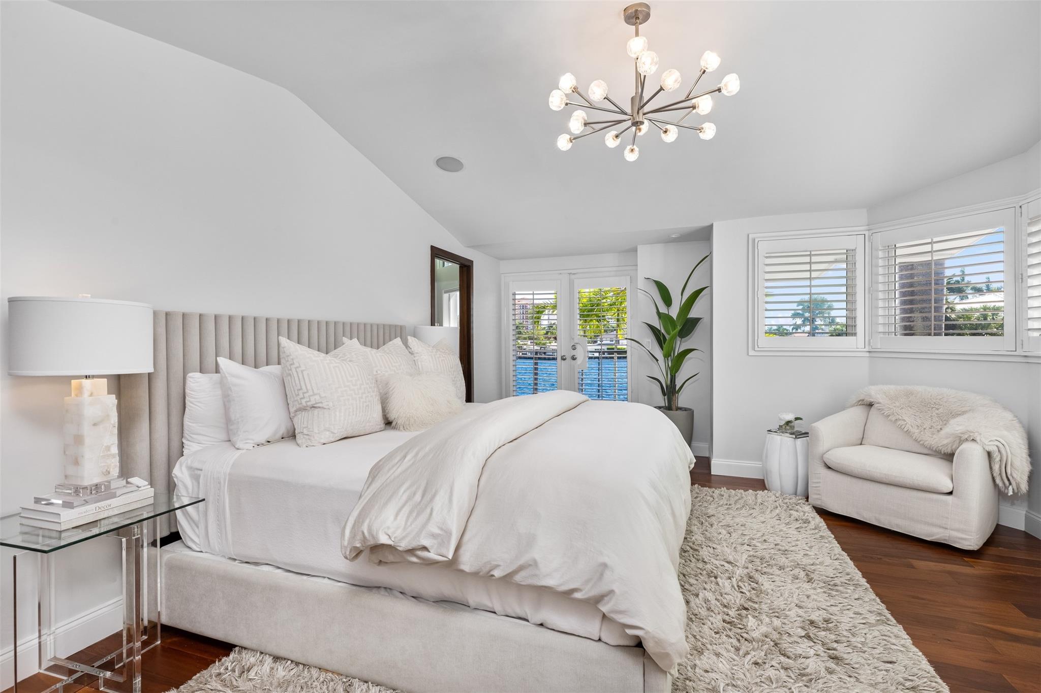 2880 NE 24th Pl Fort Lauderdale, FL 33305