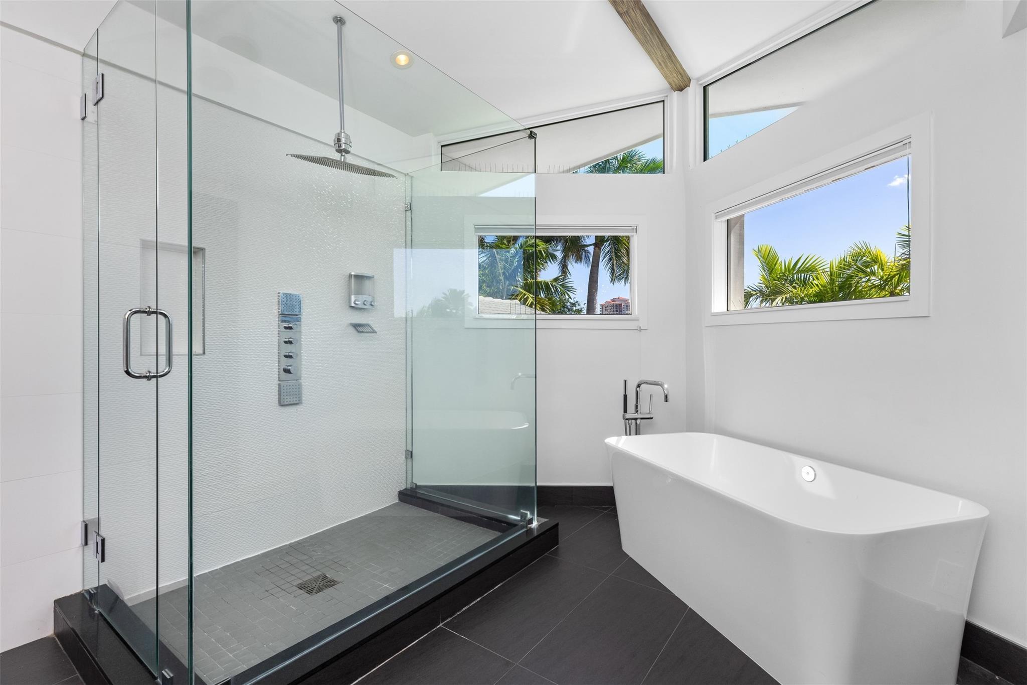 2880 NE 24th Pl Fort Lauderdale, FL 33305