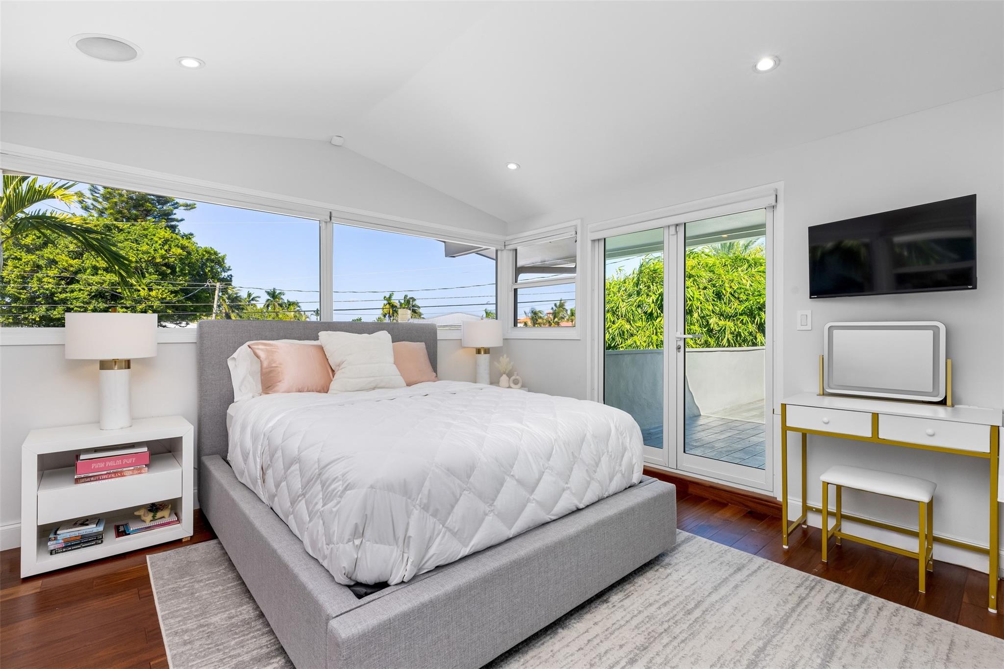 2880 NE 24th Pl Fort Lauderdale, FL 33305