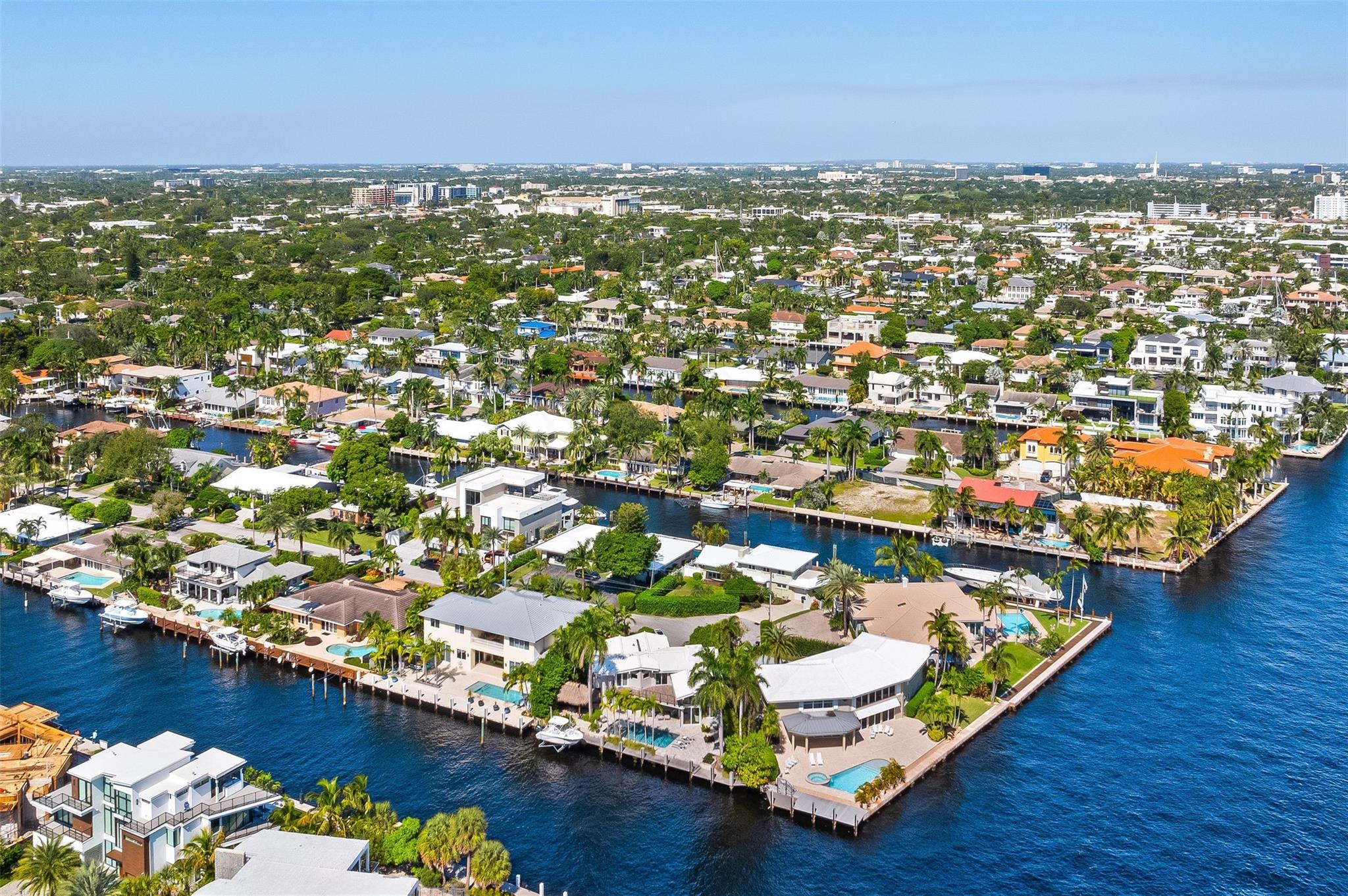 2880 NE 24th Pl Fort Lauderdale, FL 33305