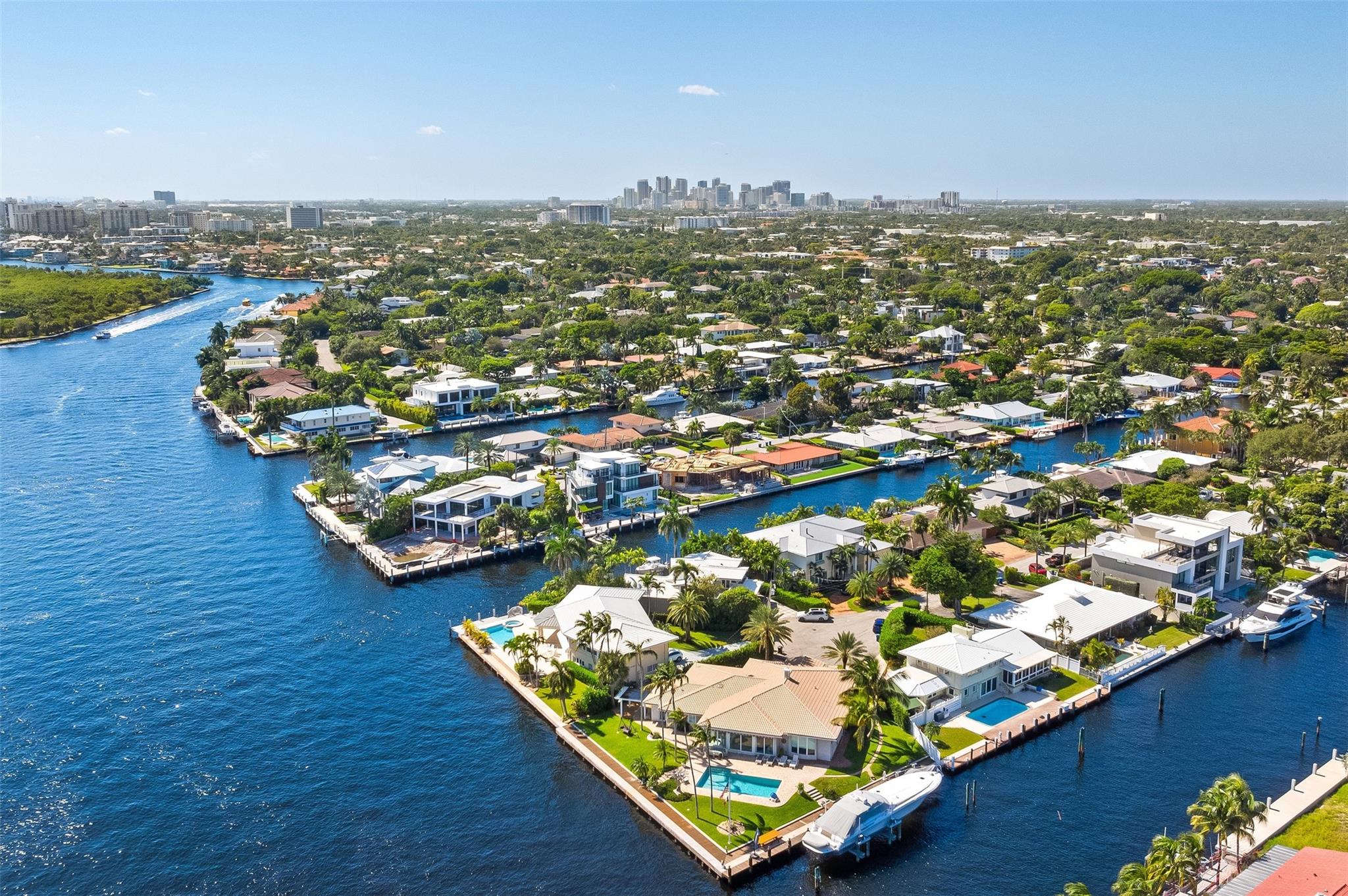 2880 NE 24th Pl Fort Lauderdale, FL 33305