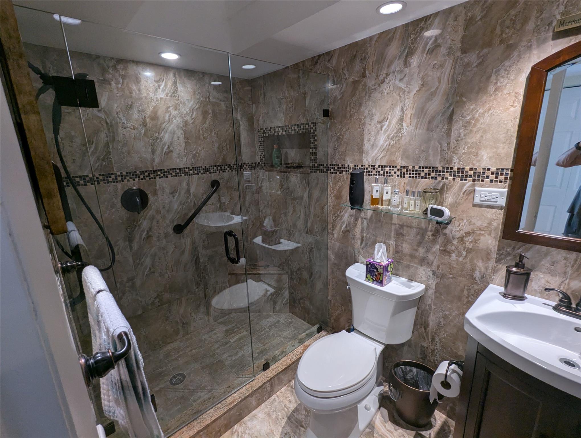 1800 N Andrews Ave #9G