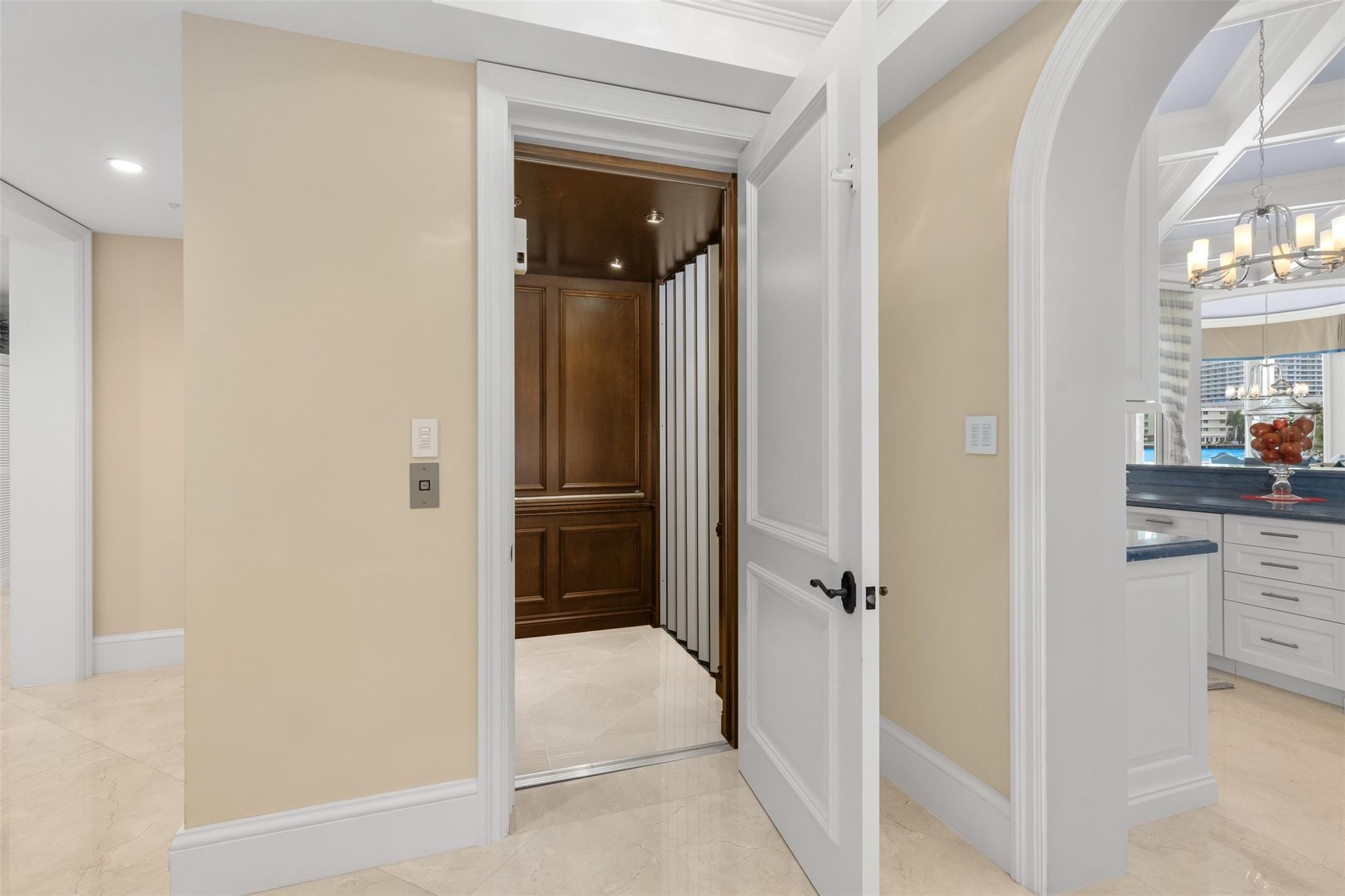 2716 Aqua Vis Blvd Fort Lauderdale, FL 33301