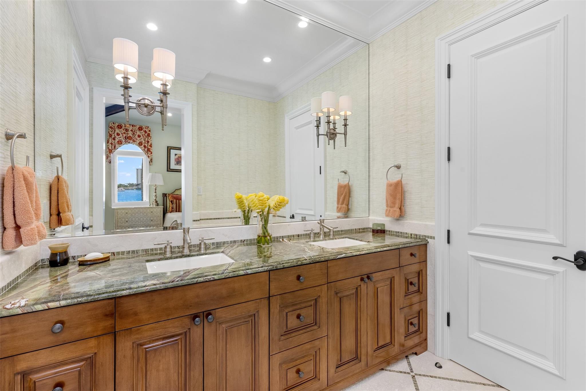 2716 Aqua Vis Blvd Fort Lauderdale, FL 33301