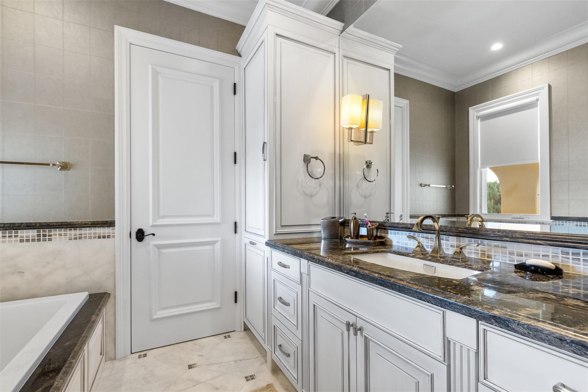 2716 Aqua Vis Blvd Fort Lauderdale, FL 33301