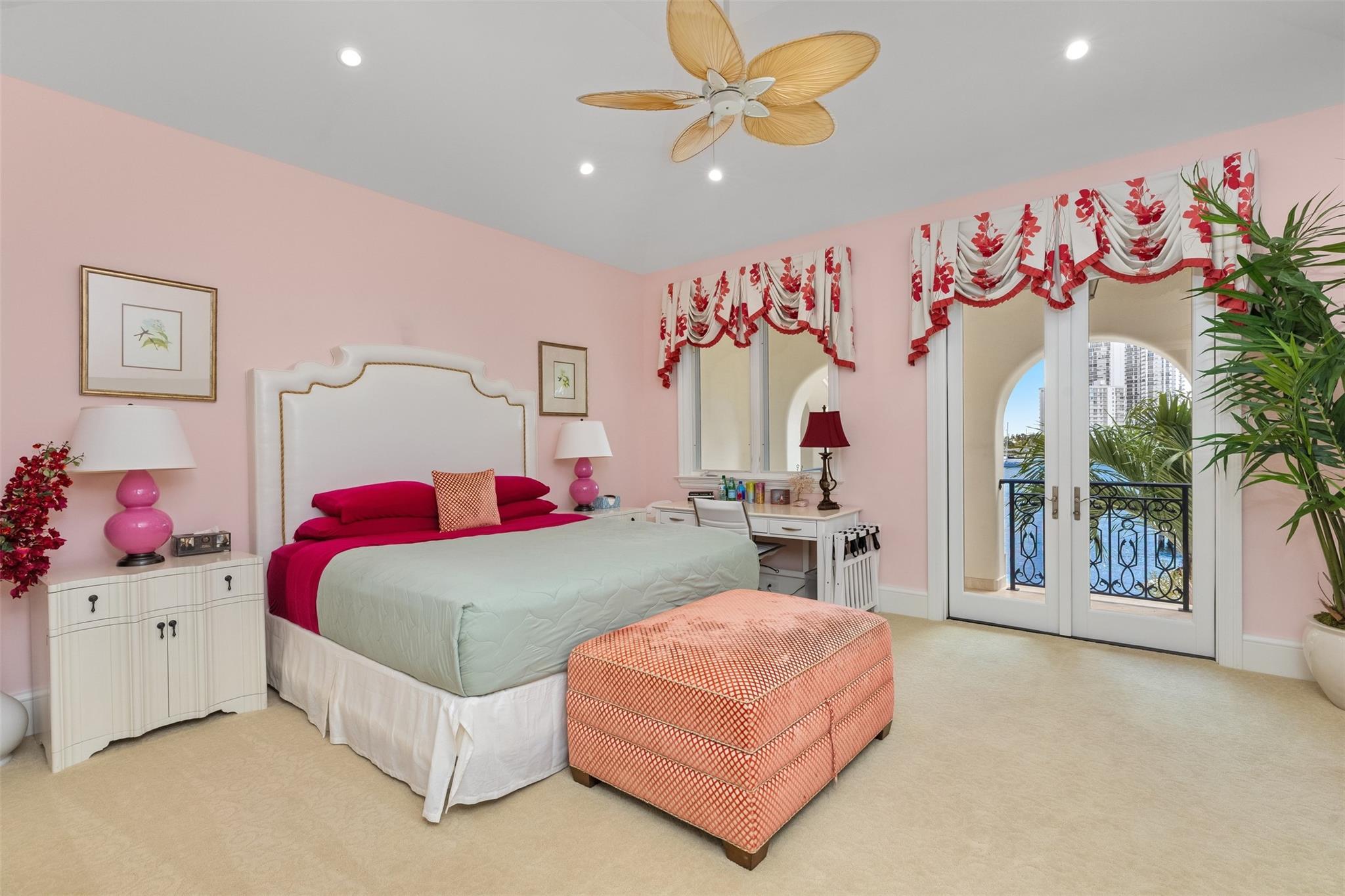 2716 Aqua Vis Blvd Fort Lauderdale, FL 33301