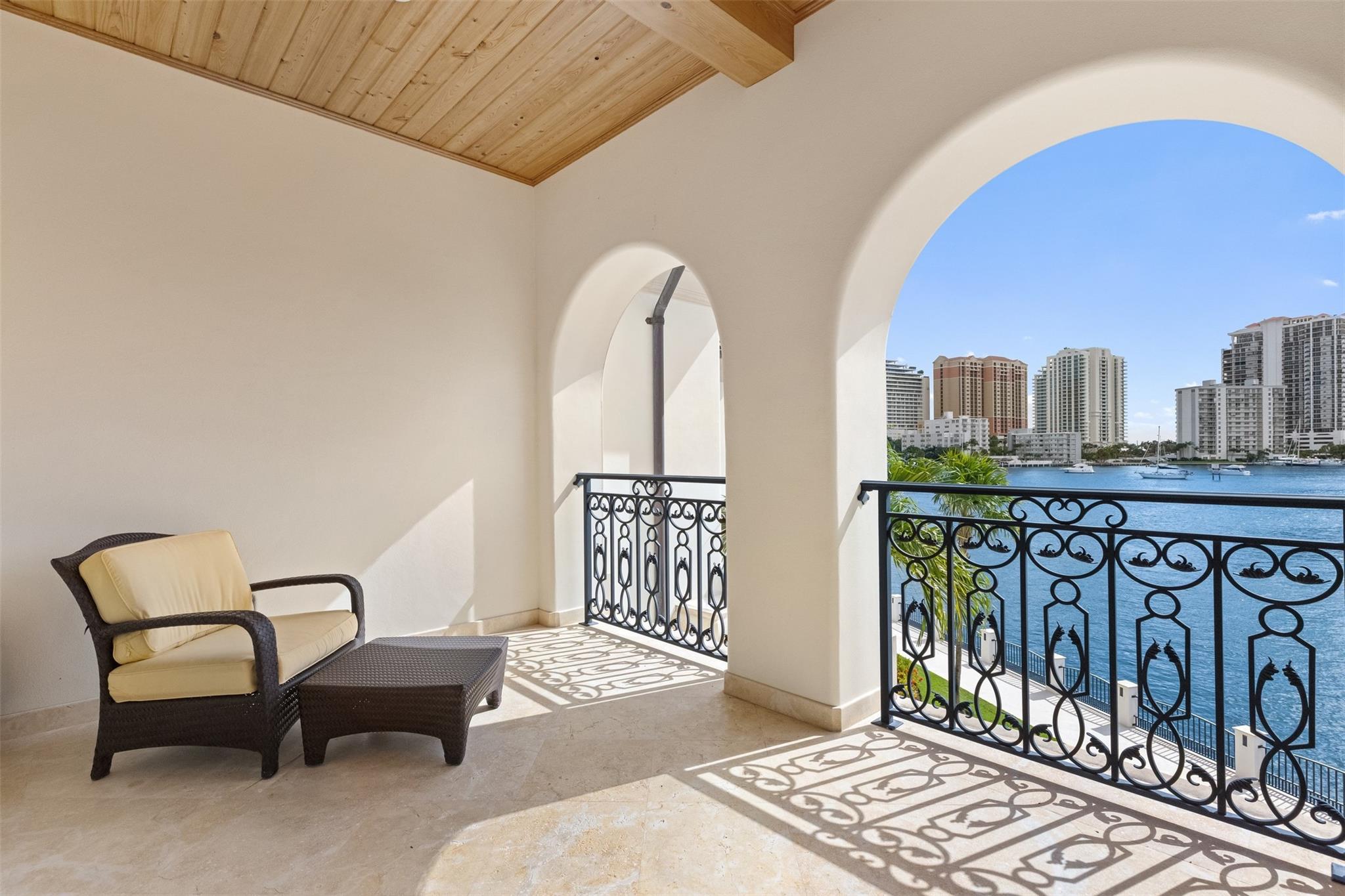 2716 Aqua Vis Blvd Fort Lauderdale, FL 33301