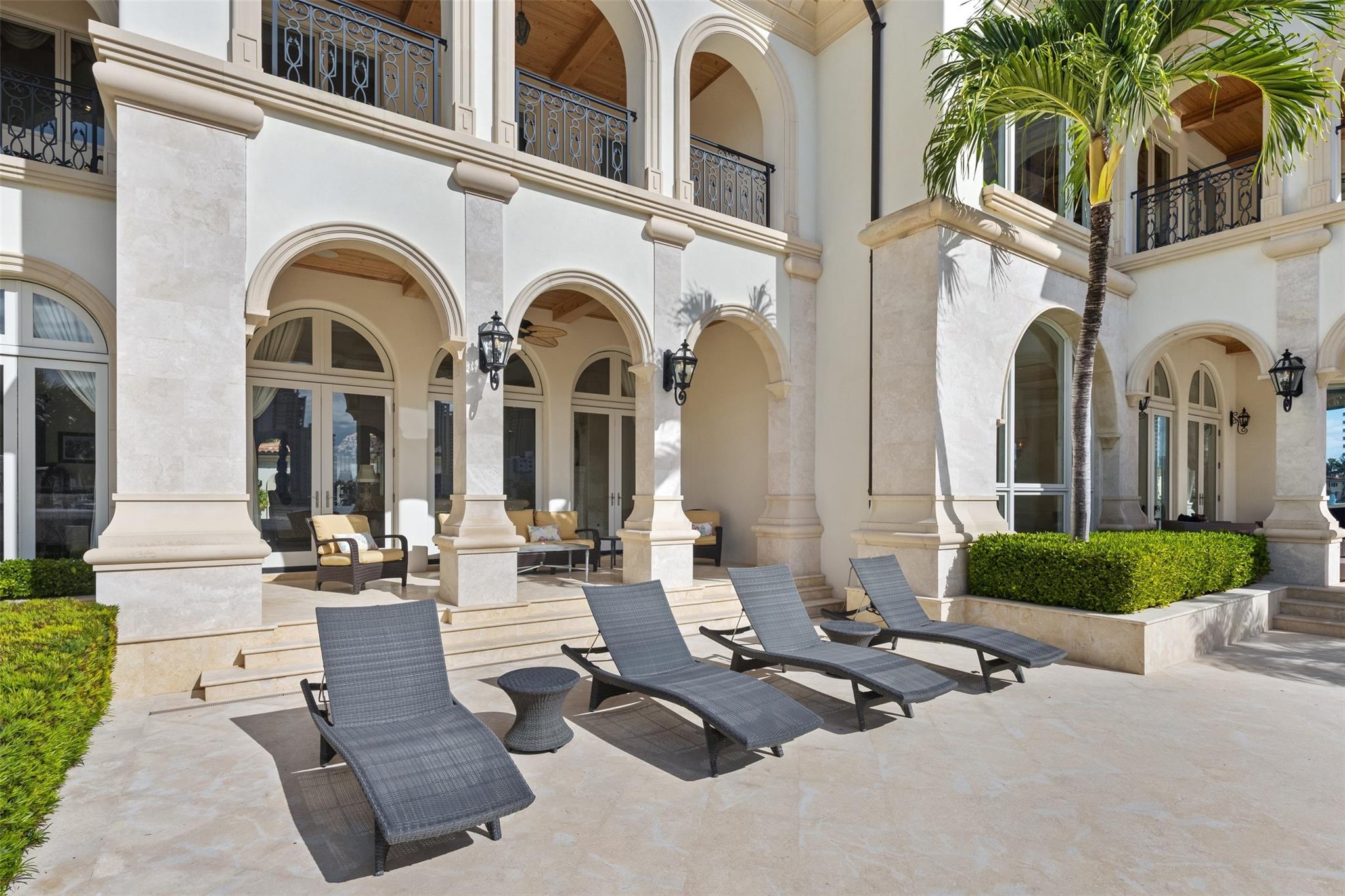 2716 Aqua Vis Blvd Fort Lauderdale, FL 33301