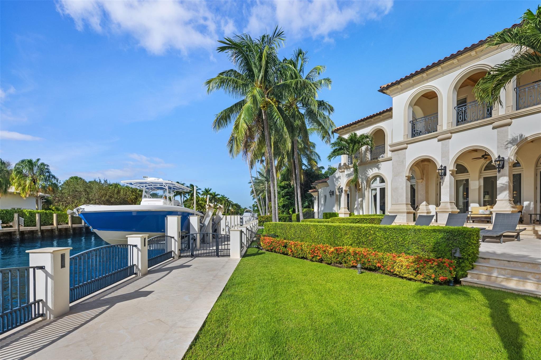 2716 Aqua Vis Blvd Fort Lauderdale, FL 33301