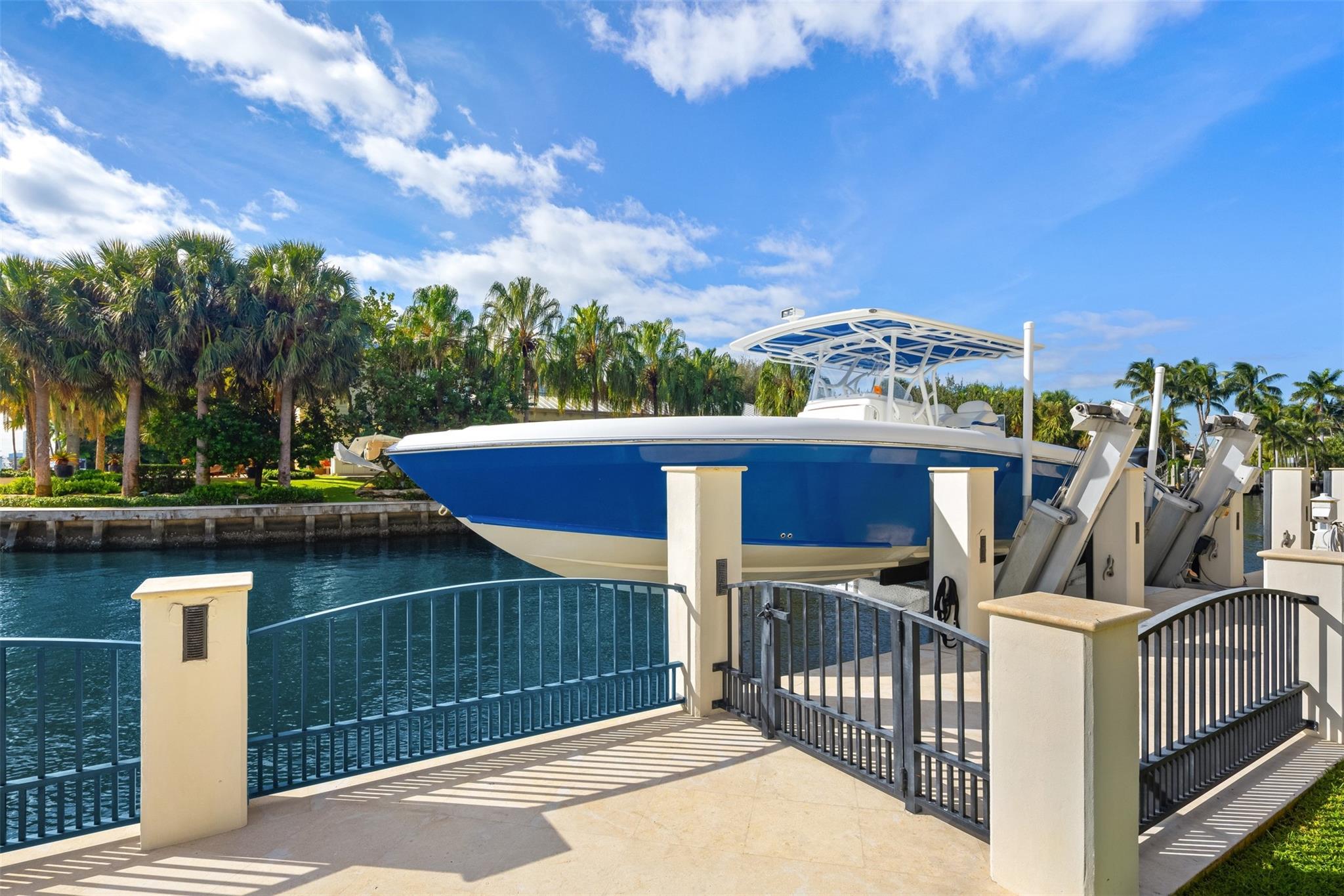 2716 Aqua Vis Blvd Fort Lauderdale, FL 33301