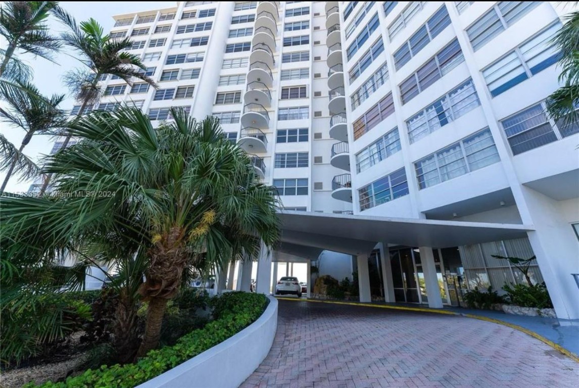 11930 N Bayshore Dr #302 North Miami, FL 33181
