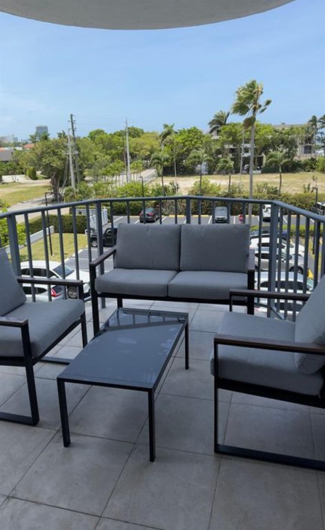 11930 N Bayshore Dr #302 North Miami, FL 33181