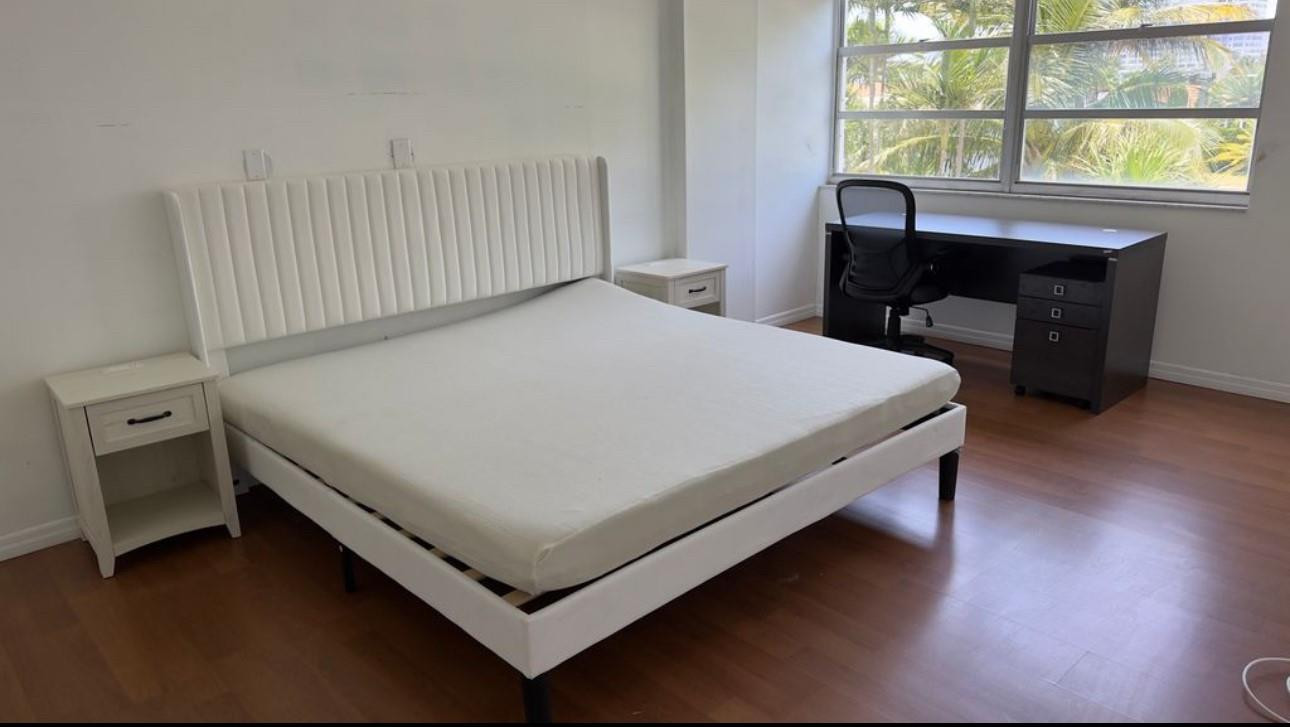 11930 N Bayshore Dr #302 North Miami, FL 33181