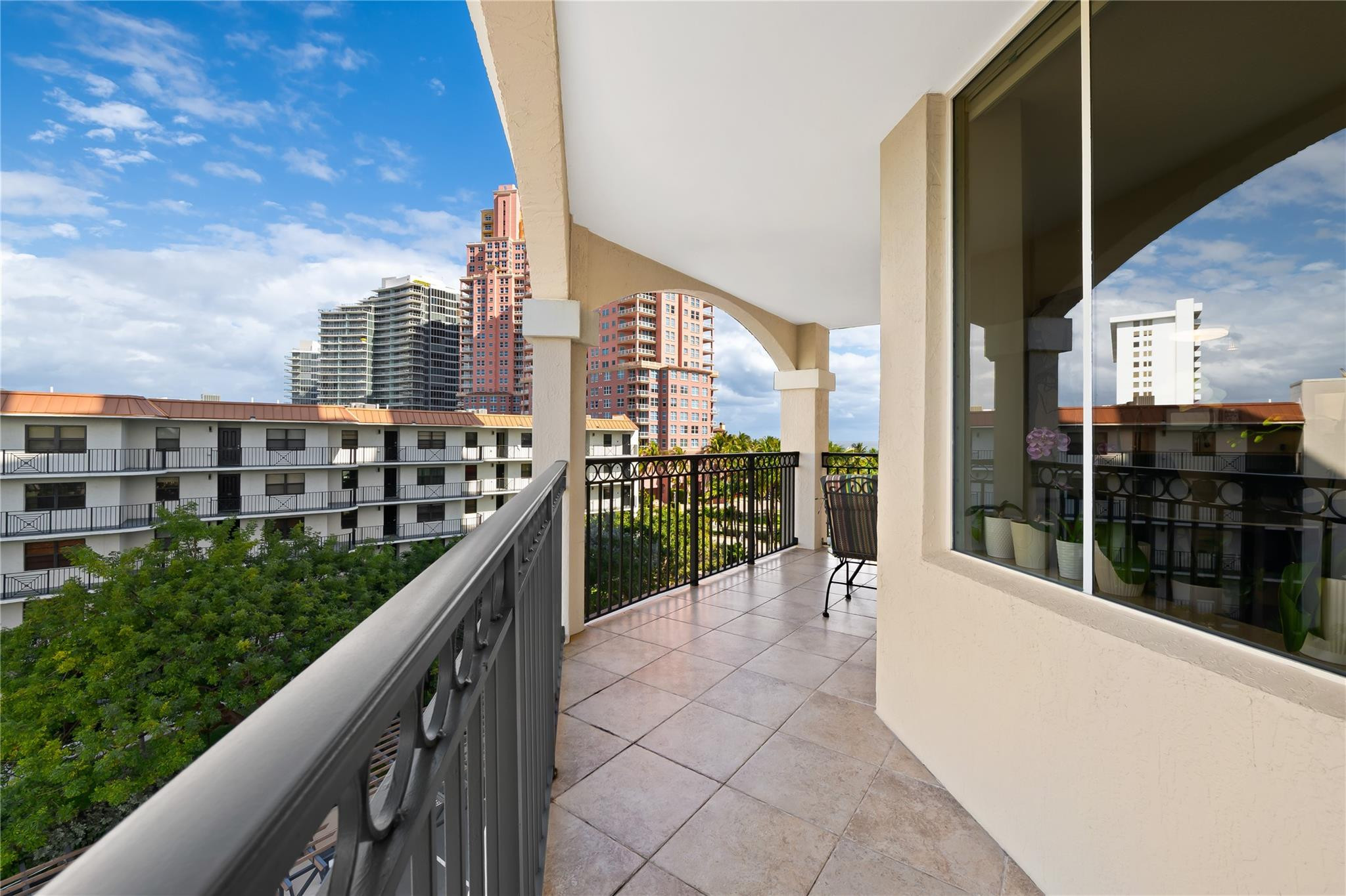 2011 N Ocean #504 Fort Lauderdale, FL 33305