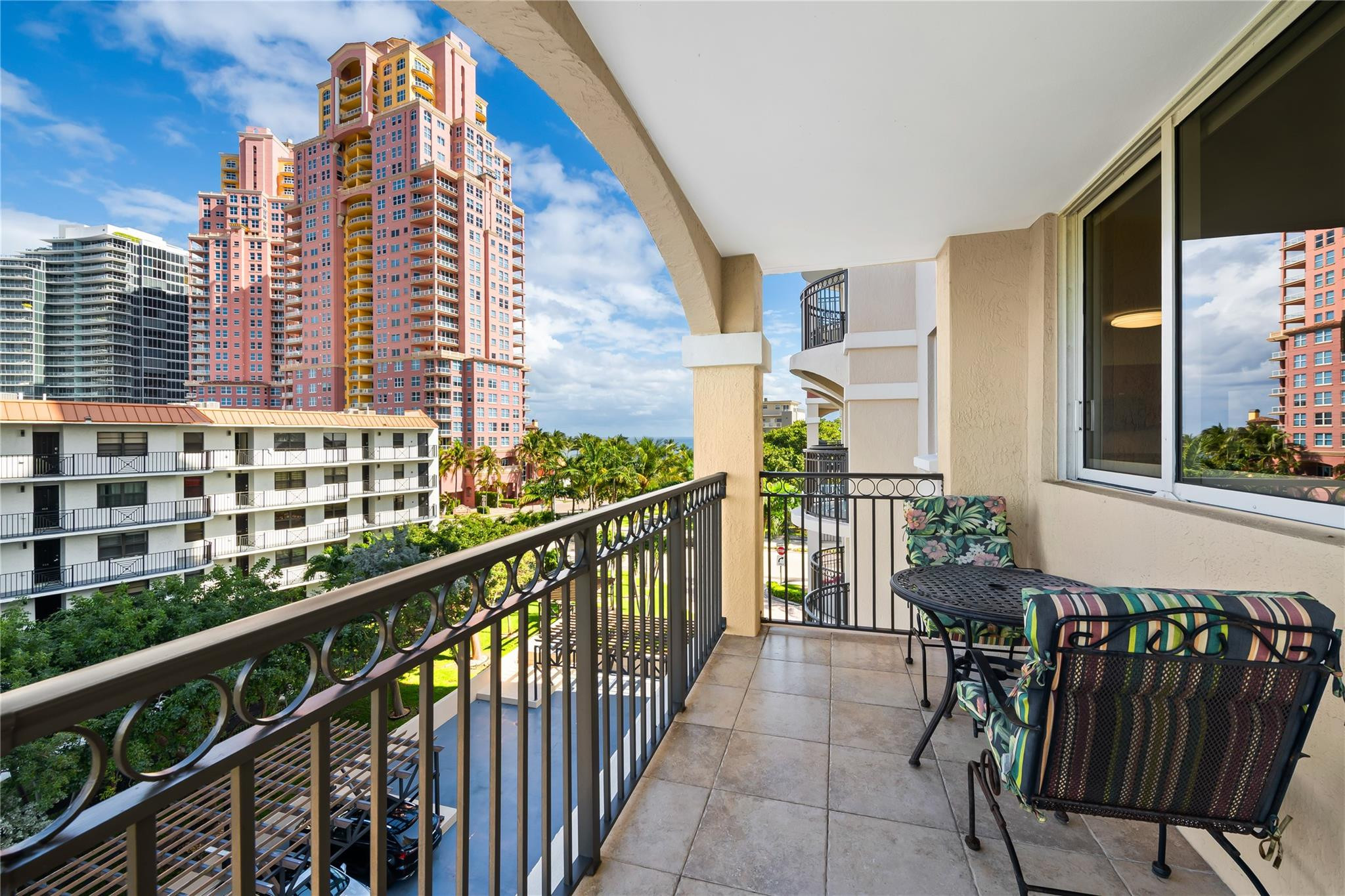 2011 N Ocean #504 Fort Lauderdale, FL 33305