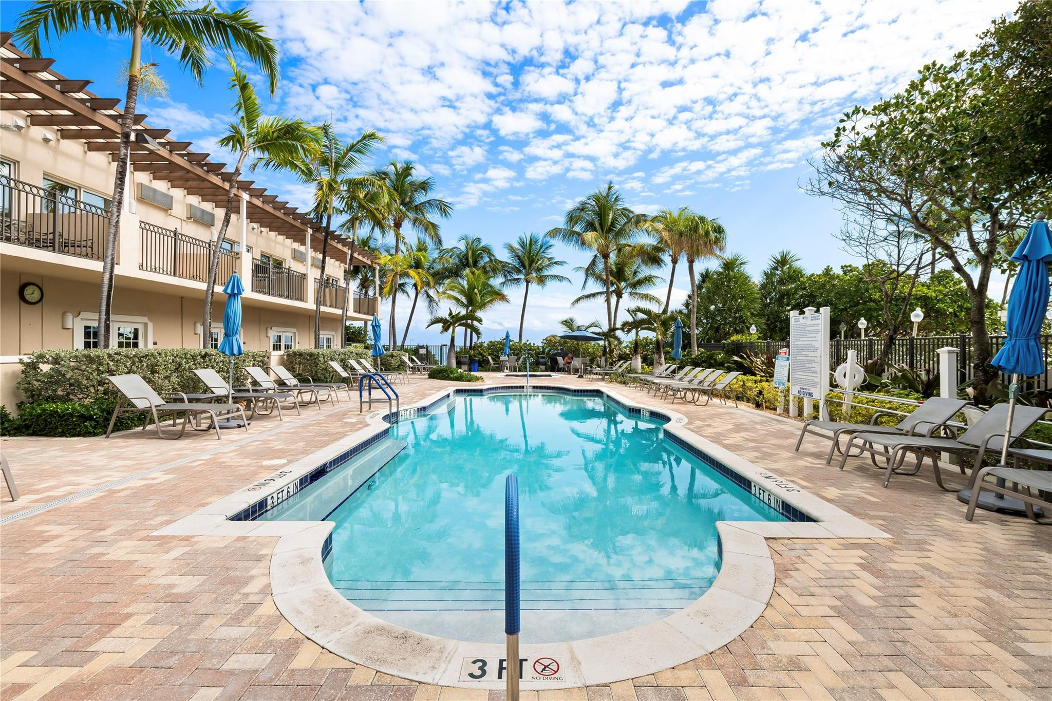 2011 N Ocean #504 Fort Lauderdale, FL 33305