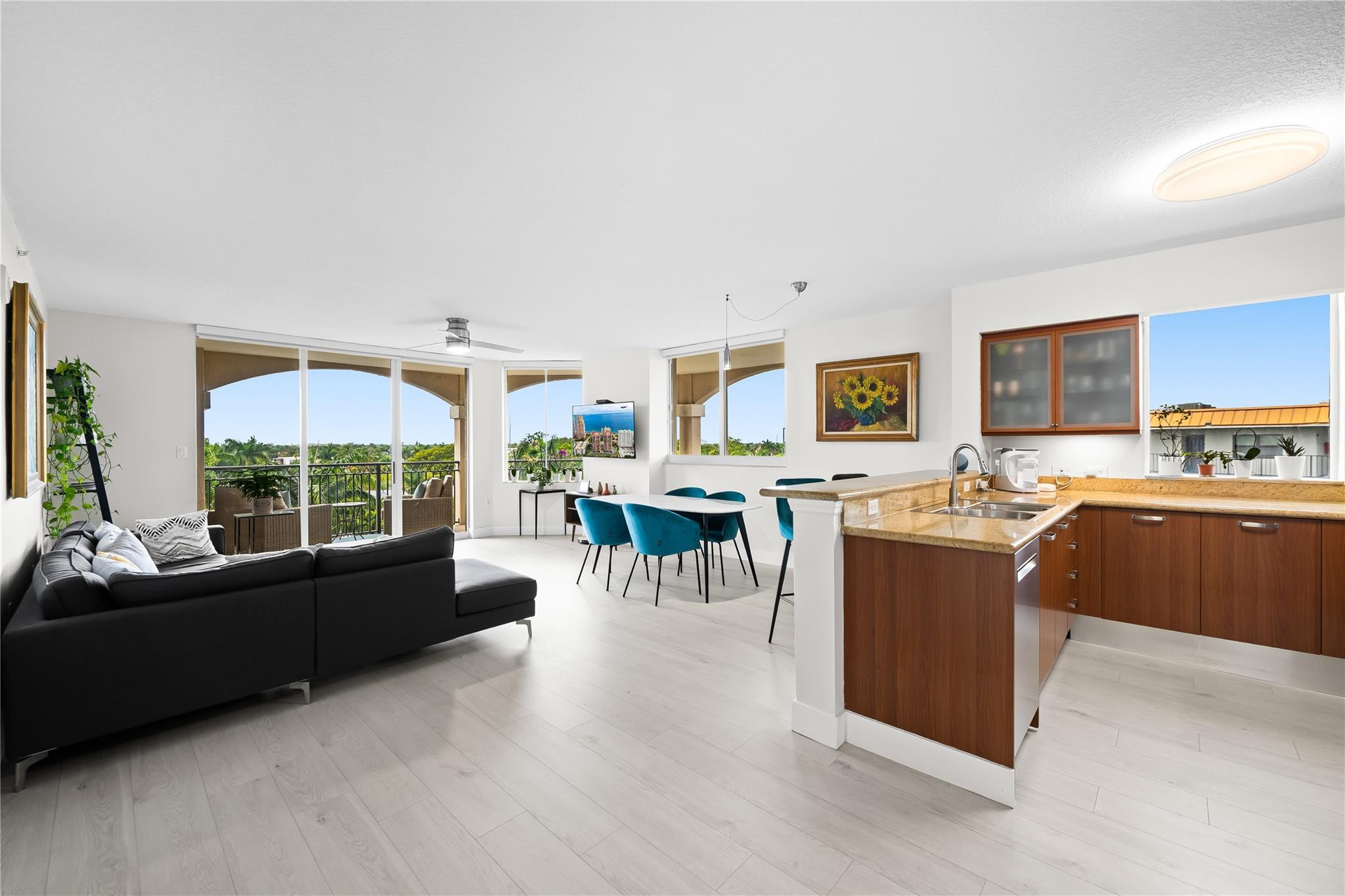 2011 N Ocean #504 Fort Lauderdale, FL 33305