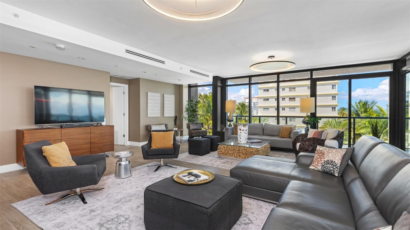 2205 S Surf #4B Hollywood, FL 33019