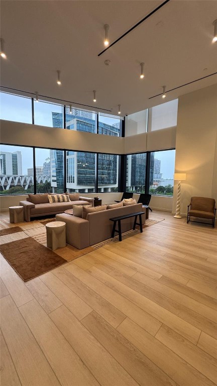 225 N Miami #3604 Miami, FL 33128