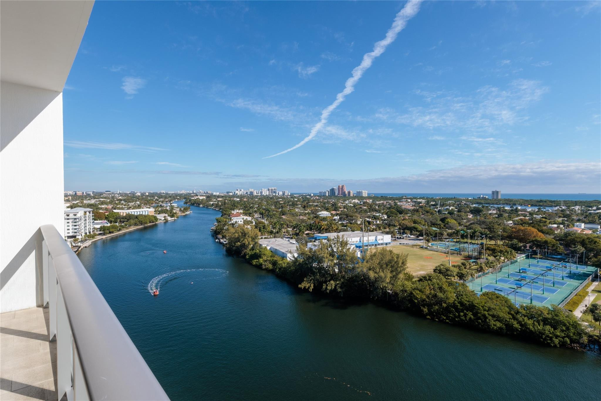 1180 N Federal #PH-1606 Fort Lauderdale, FL 33304