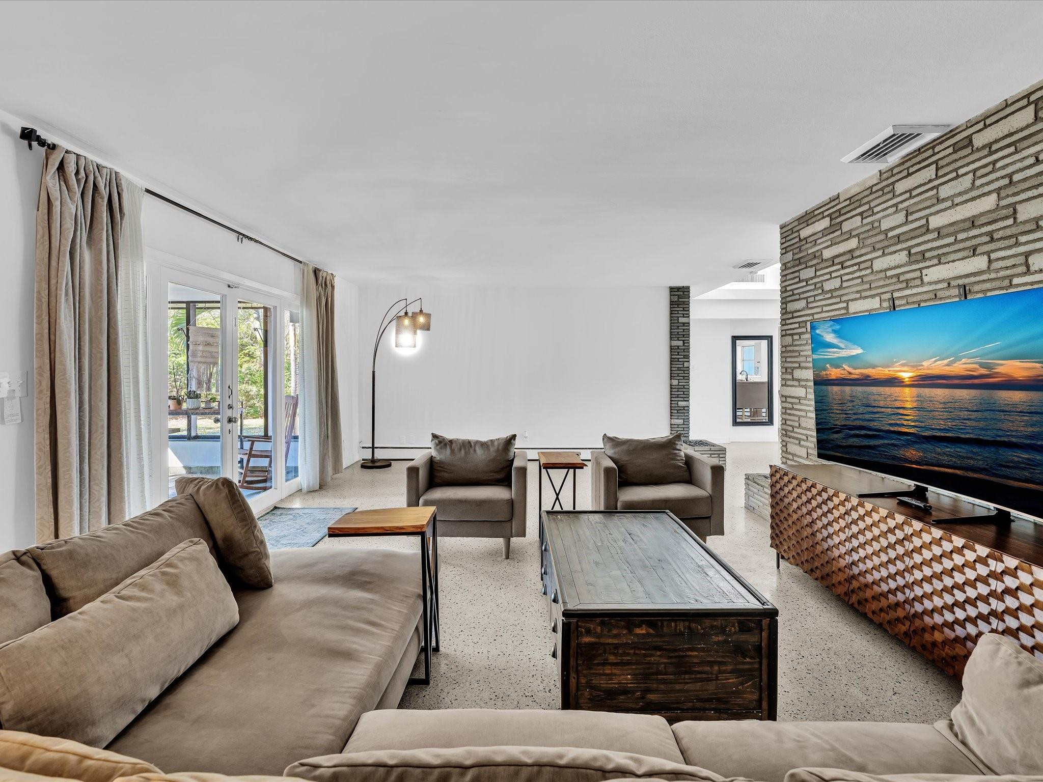 1619 SE 4th Fort Lauderdale, FL 33301