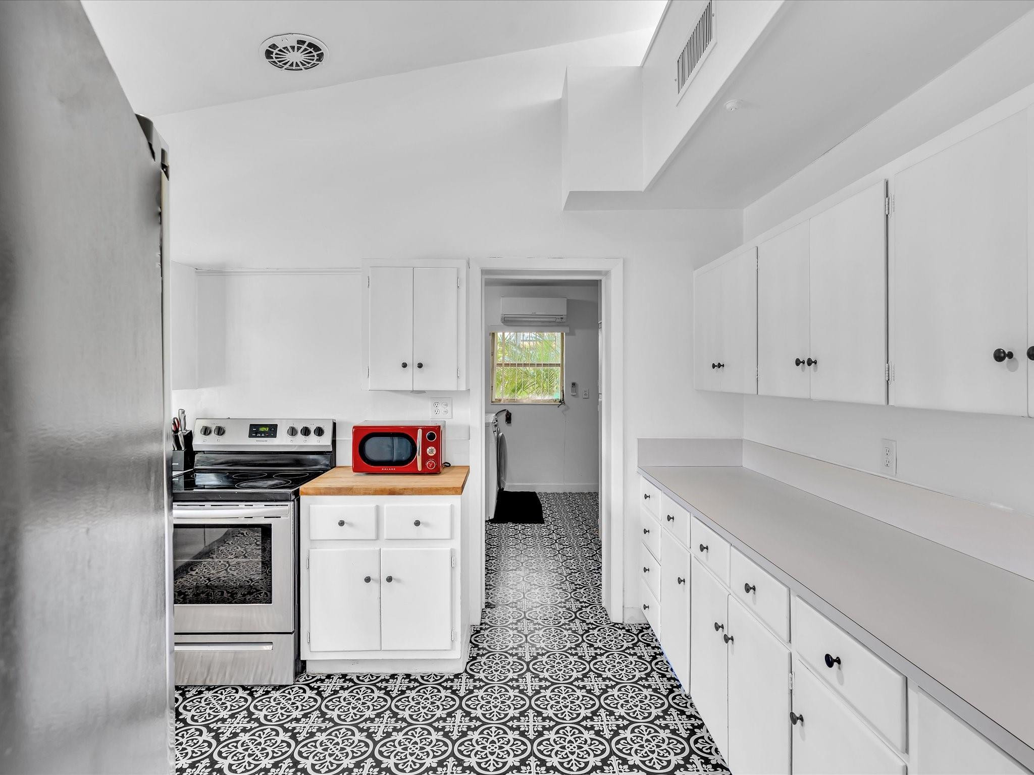 1619 SE 4th Fort Lauderdale, FL 33301