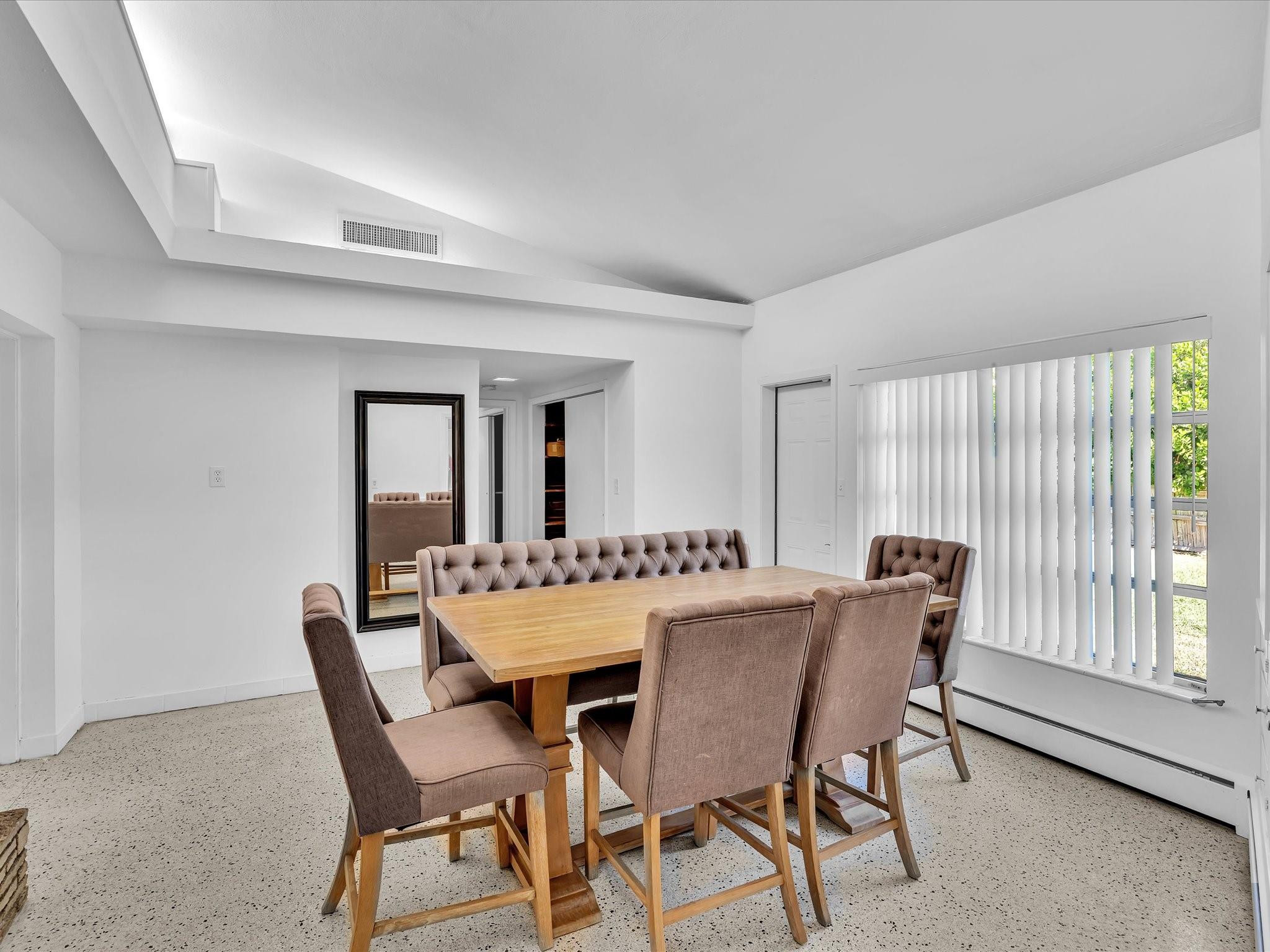 1619 SE 4th Fort Lauderdale, FL 33301