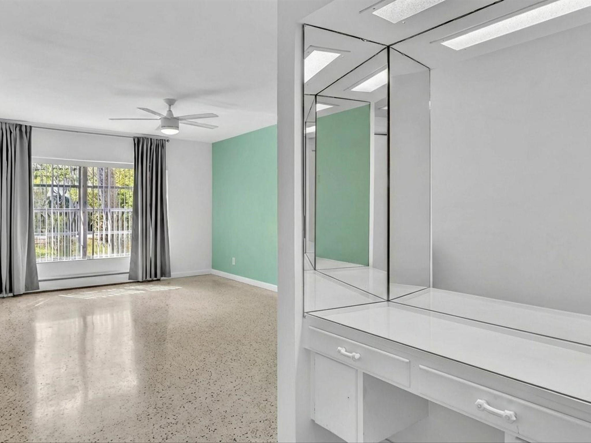 1619 SE 4th Fort Lauderdale, FL 33301