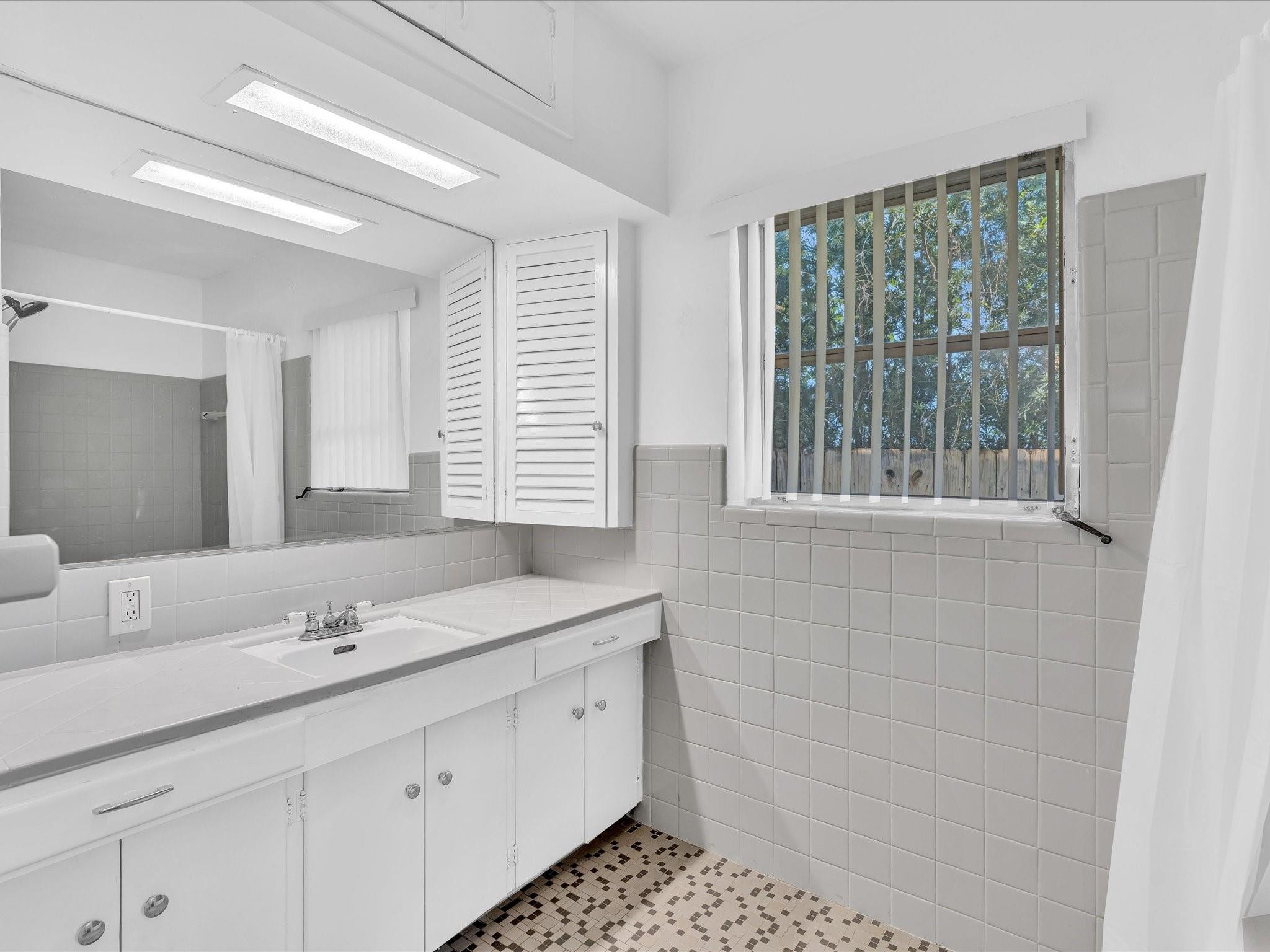 1619 SE 4th Fort Lauderdale, FL 33301