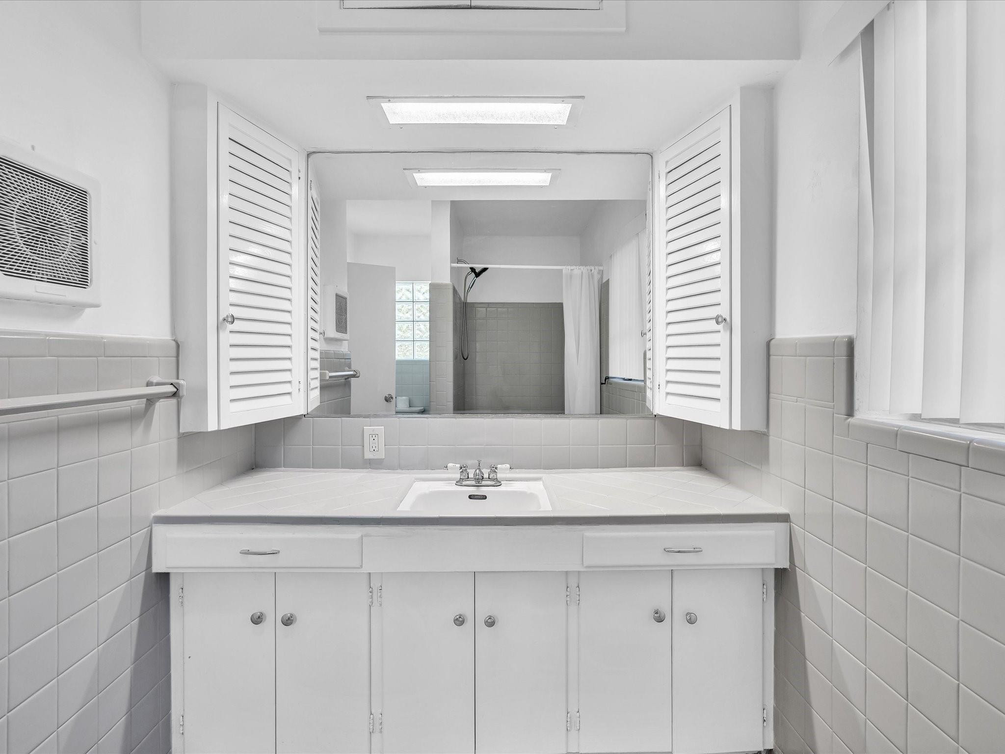 1619 SE 4th Fort Lauderdale, FL 33301