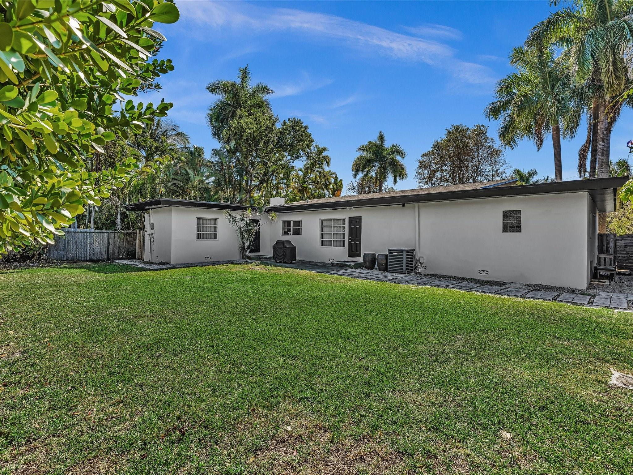 1619 SE 4th Fort Lauderdale, FL 33301