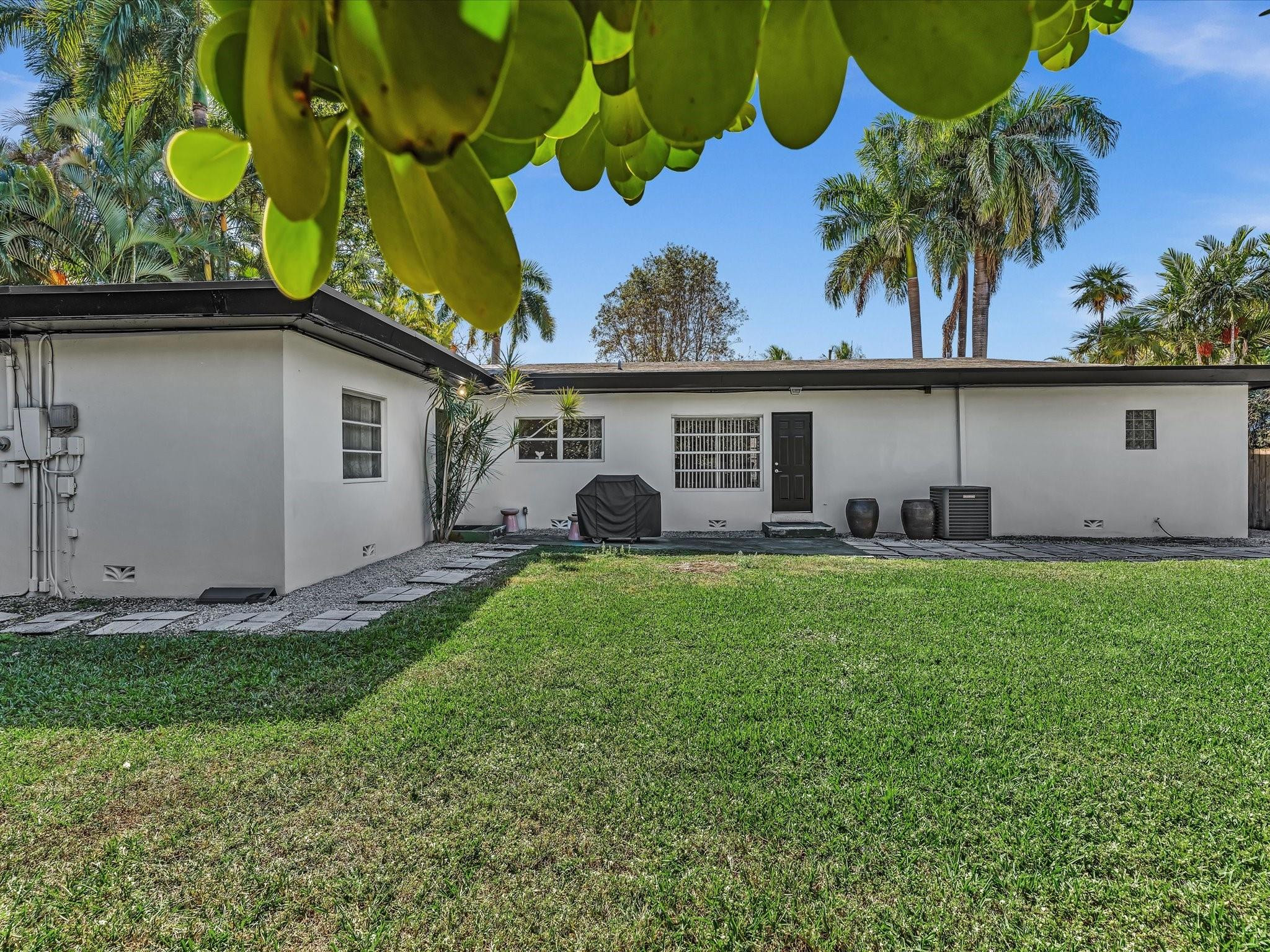 1619 SE 4th Fort Lauderdale, FL 33301