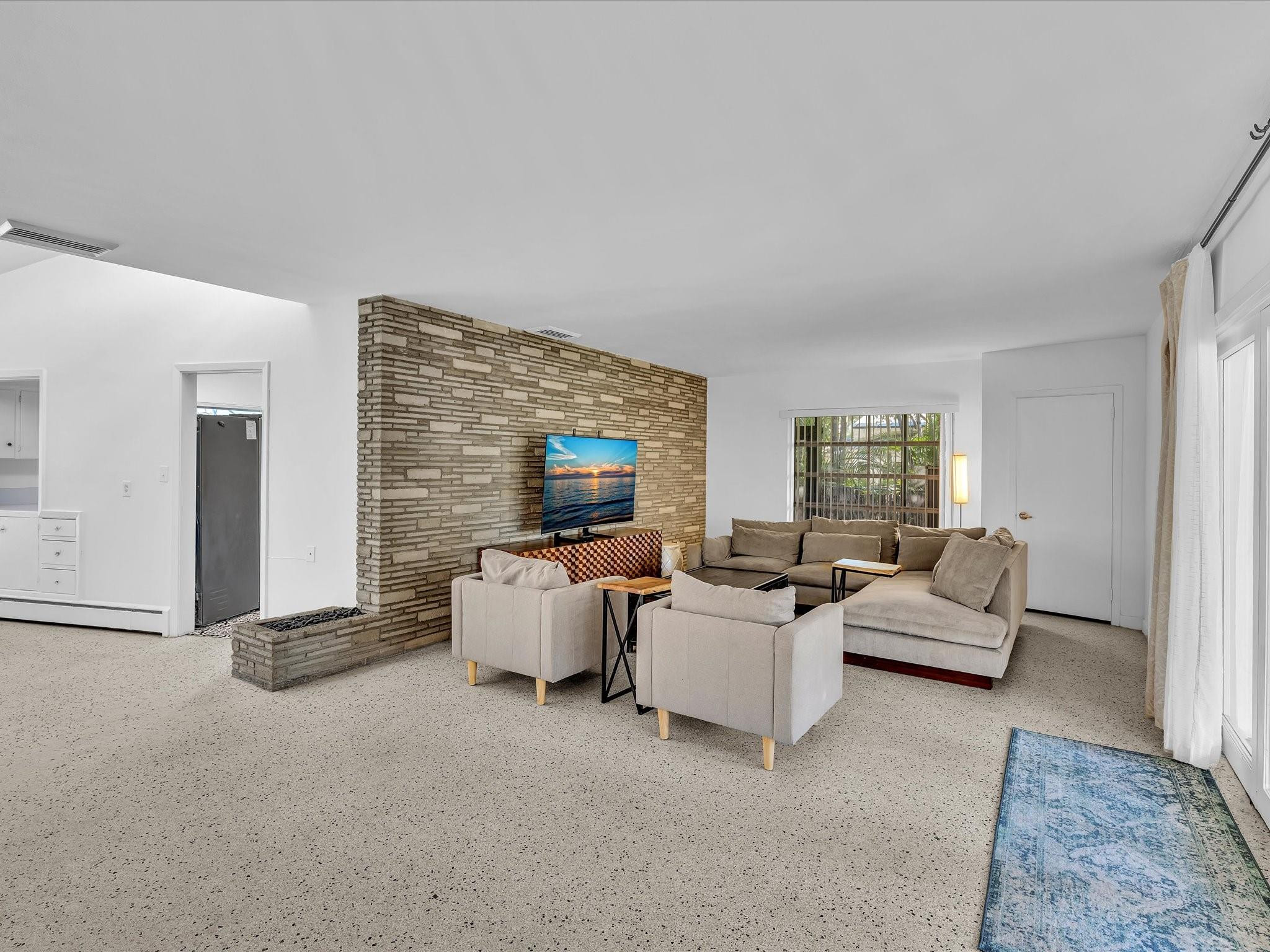 1619 SE 4th Fort Lauderdale, FL 33301