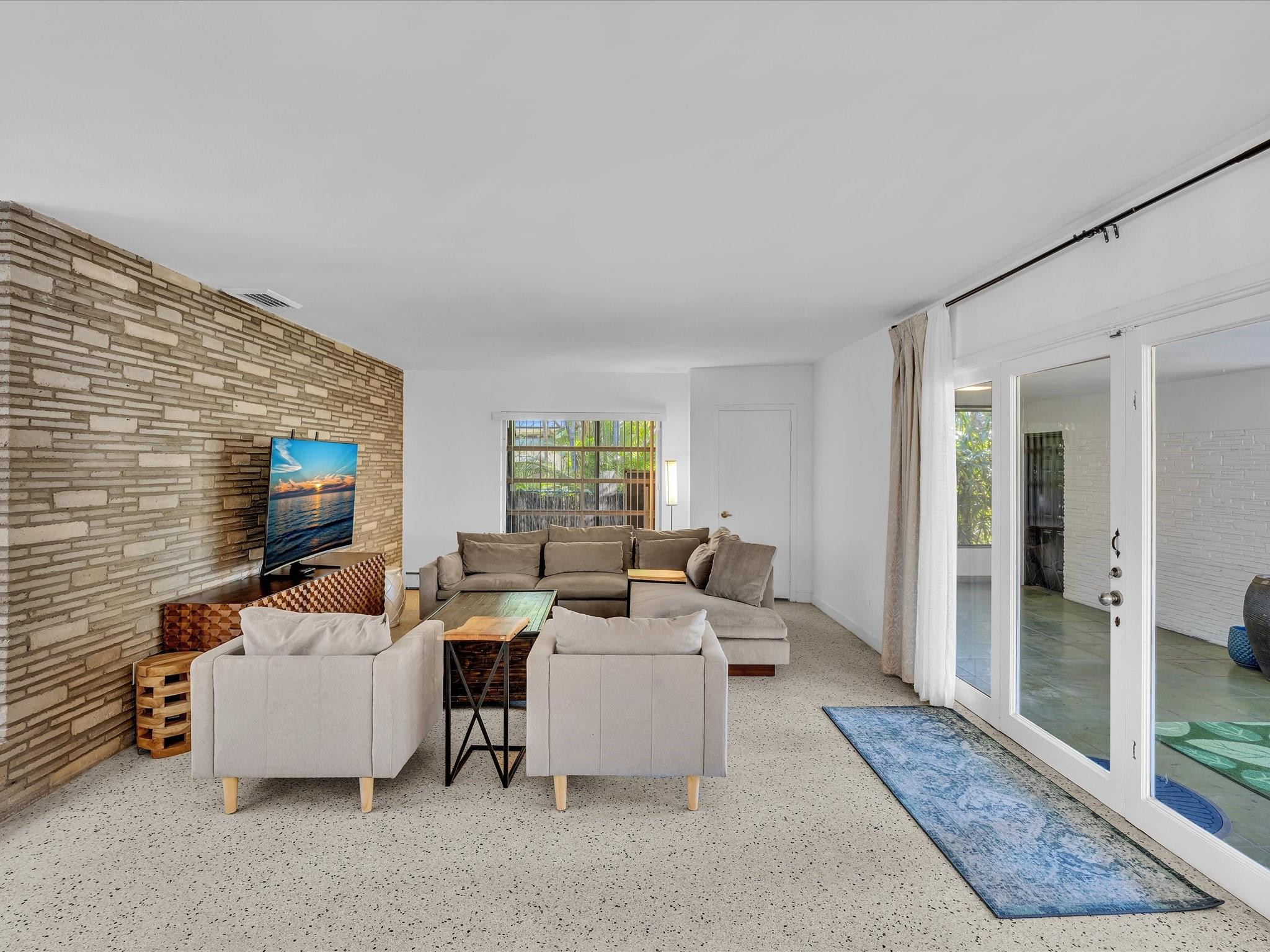 1619 SE 4th Fort Lauderdale, FL 33301