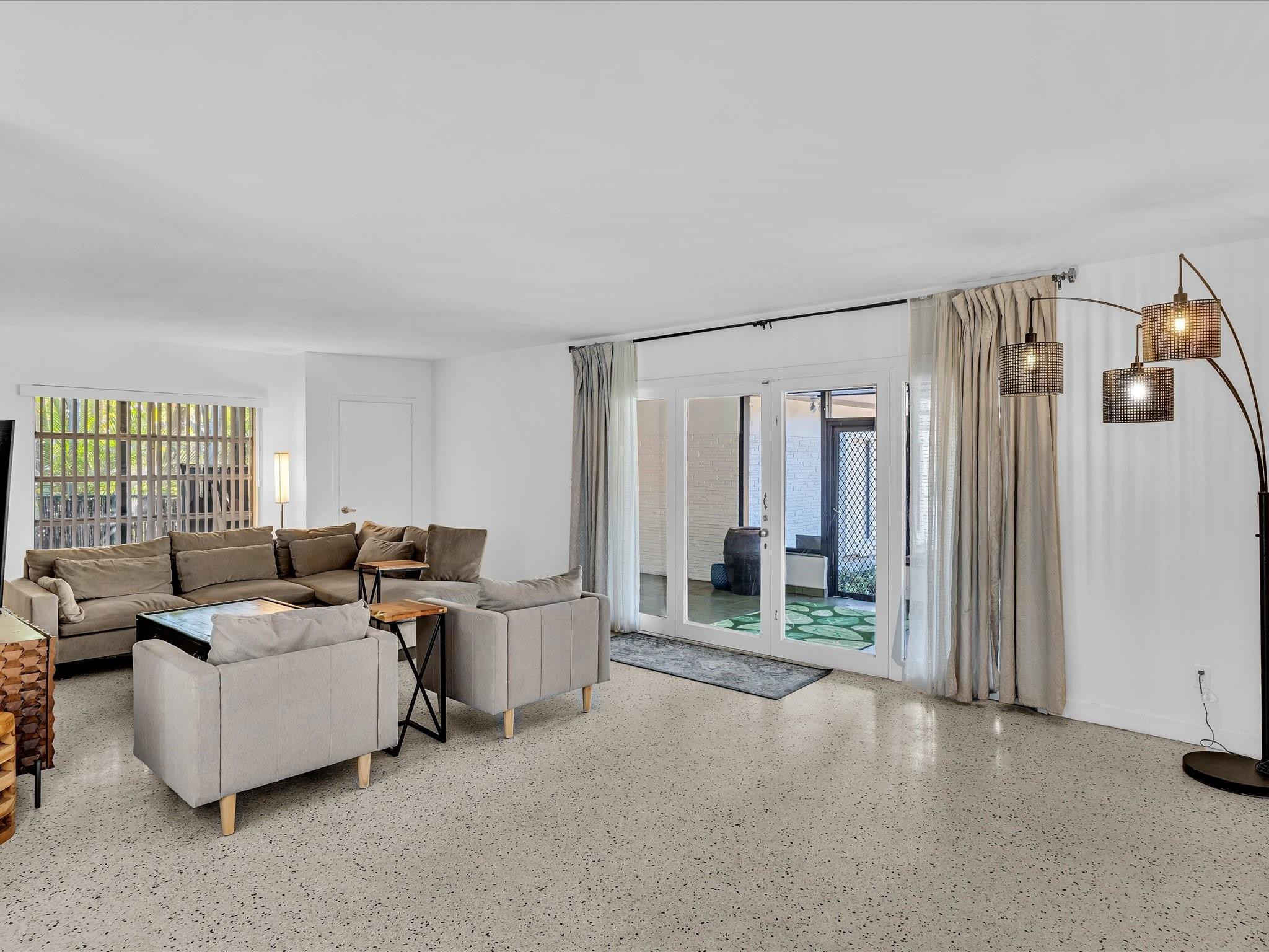 1619 SE 4th Fort Lauderdale, FL 33301