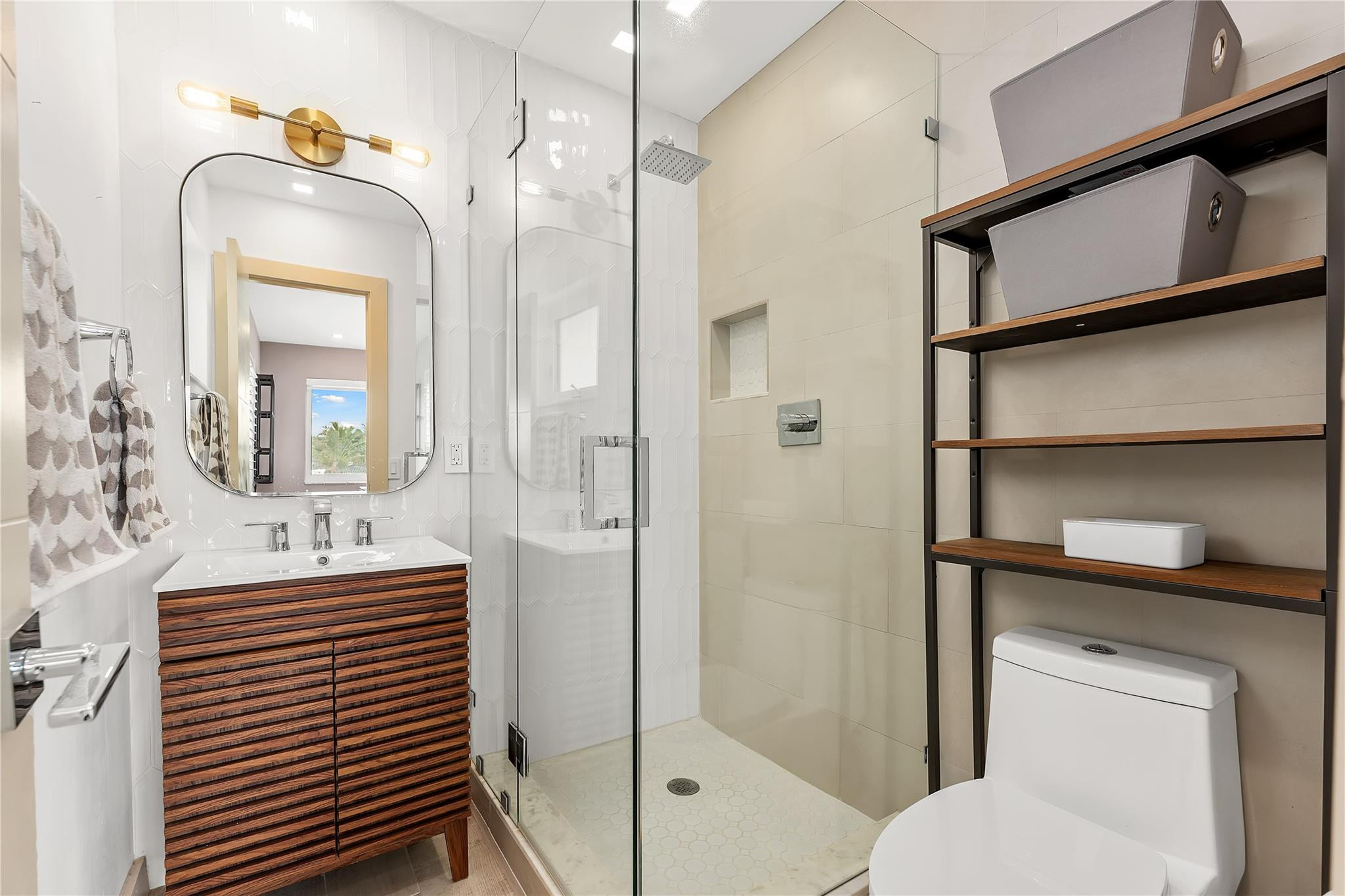 2400 NE 36th #12 Lighthouse Point, FL 33064