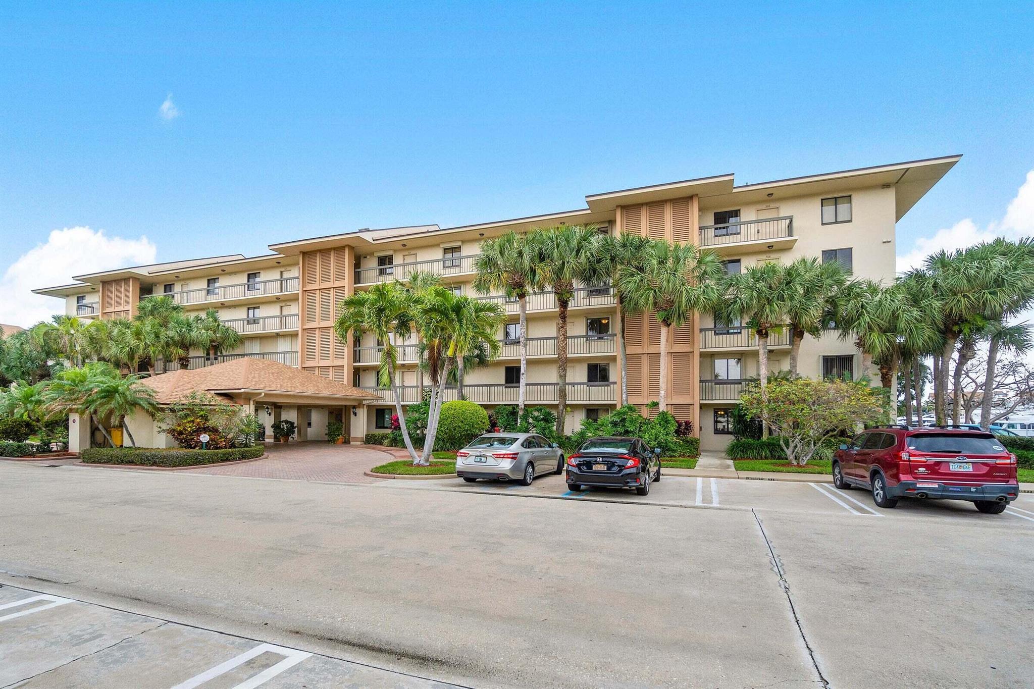 2601 Marina Isle Way #202 Jupiter, FL 33477