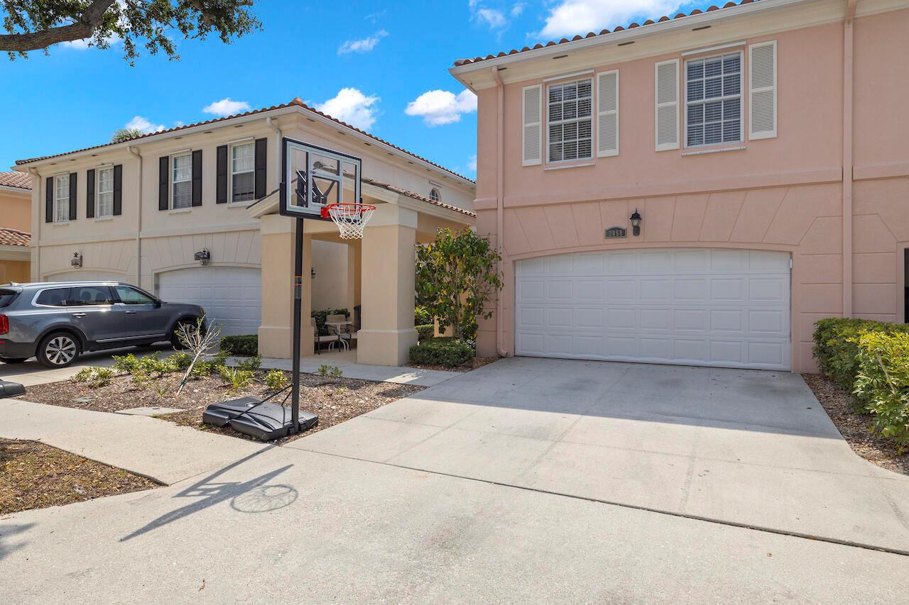 2058 Tarpon Lk Way