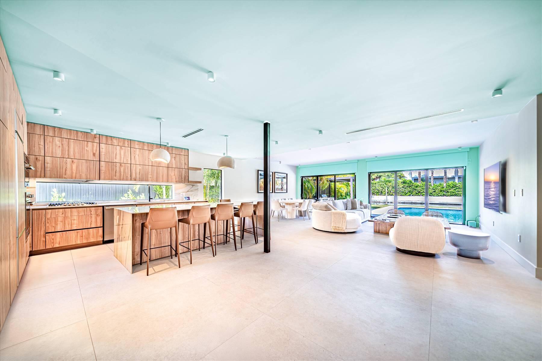 7610 Bayside Ln Miami Beach, FL 33141