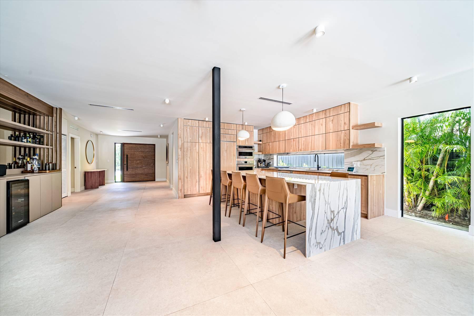 7610 Bayside Ln Miami Beach, FL 33141